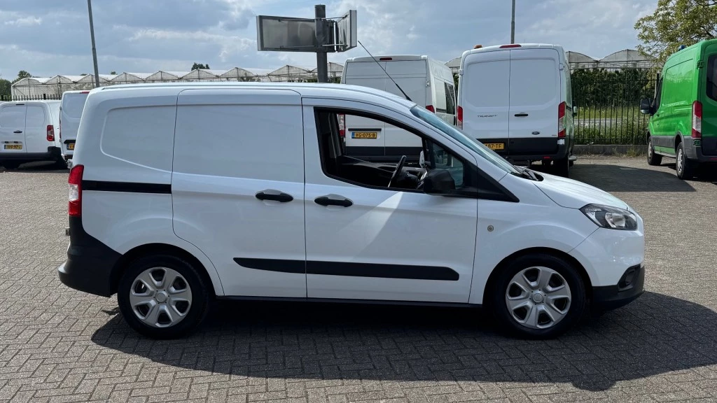 Hoofdafbeelding Ford Transit Courier