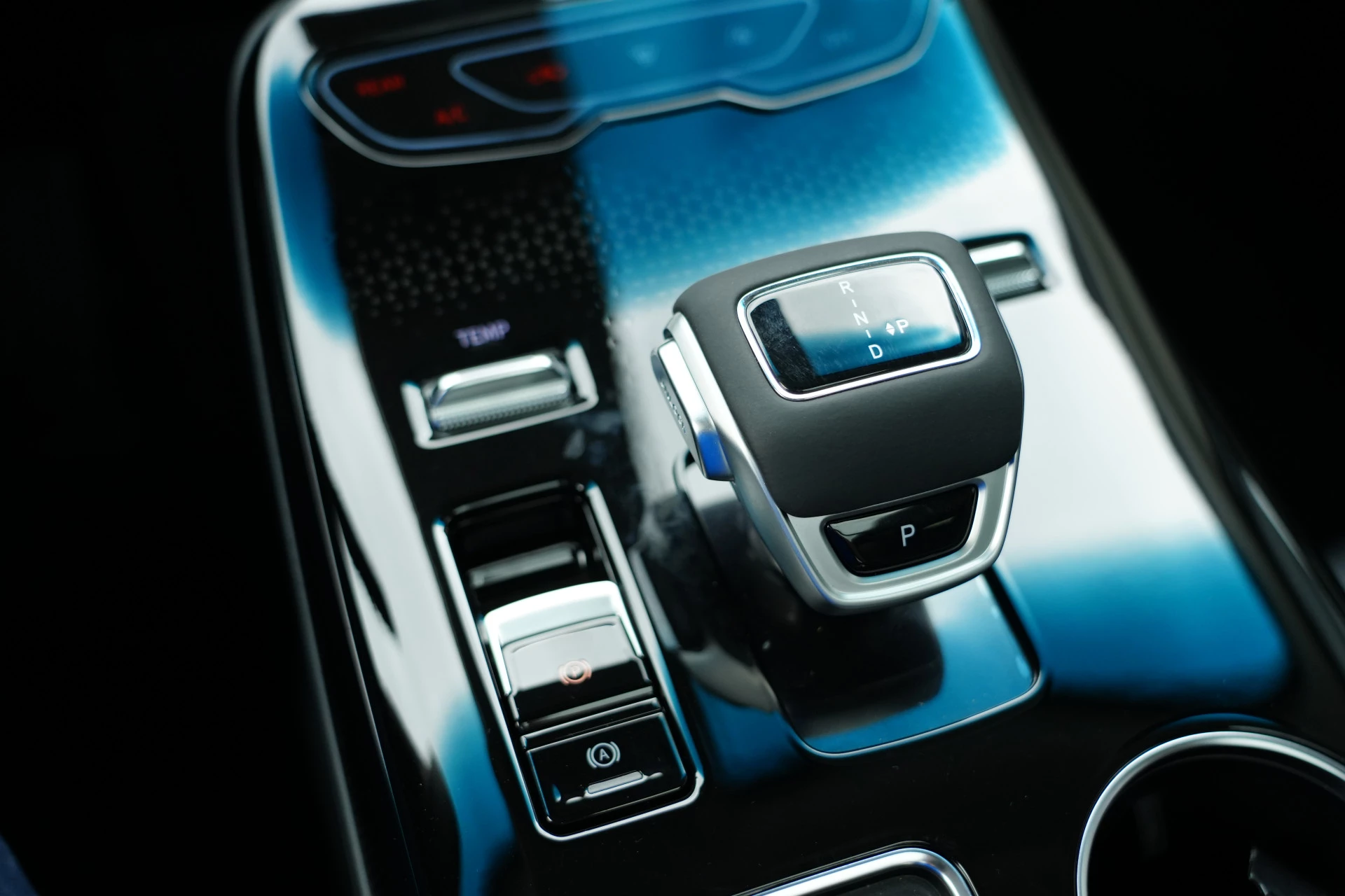 Hoofdafbeelding DFSK Forthing 9