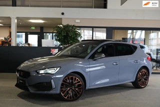 Hoofdafbeelding CUPRA Leon CUPRA Leon 1.4 e-Hybrid VZ Copper 245PK Pano Cam ACC Navi