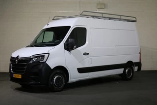 Hoofdafbeelding Renault Master Renault Master 2.3 dCi 135pk L2 H2 Airco Navigatie Imperiaal Inrichting