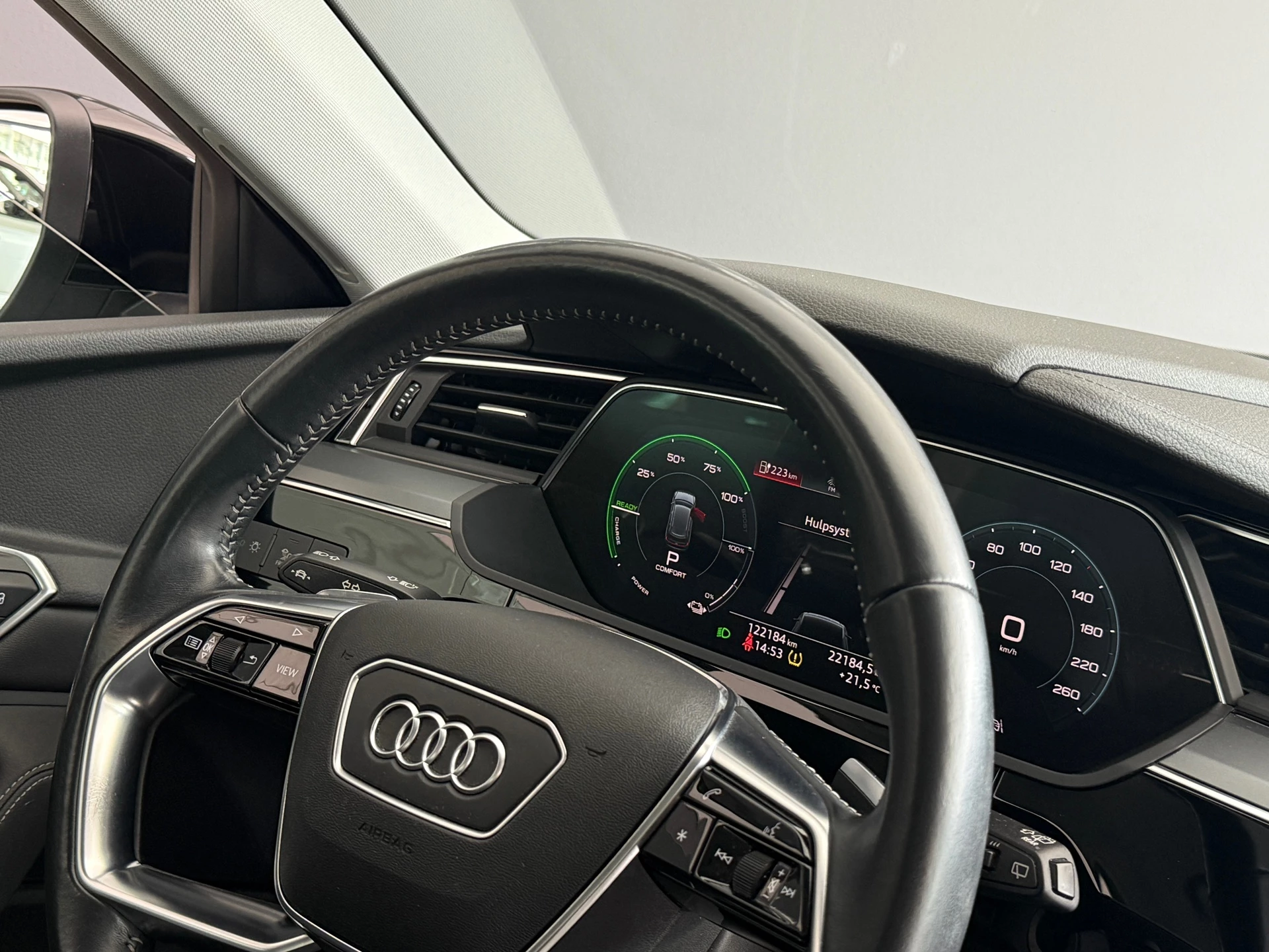 Hoofdafbeelding Audi e-tron