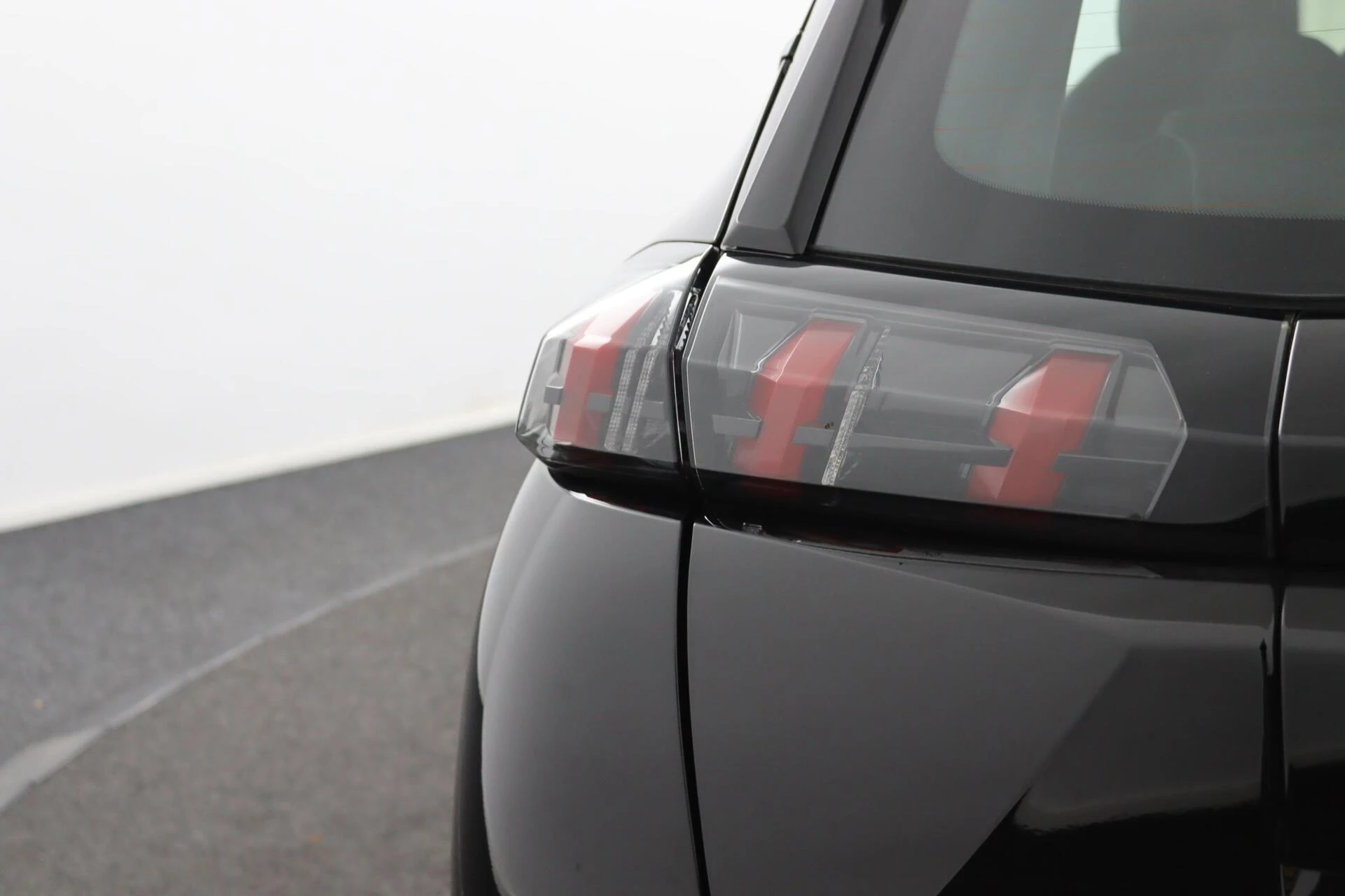 Hoofdafbeelding Peugeot e-2008