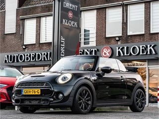 Hoofdafbeelding MINI Cooper S Cabrio MINI Cooper S Cabrio Mini 2.0 Hammersmith LEDER HARMON KARDON DIGITAAL DASH 78000KM!!