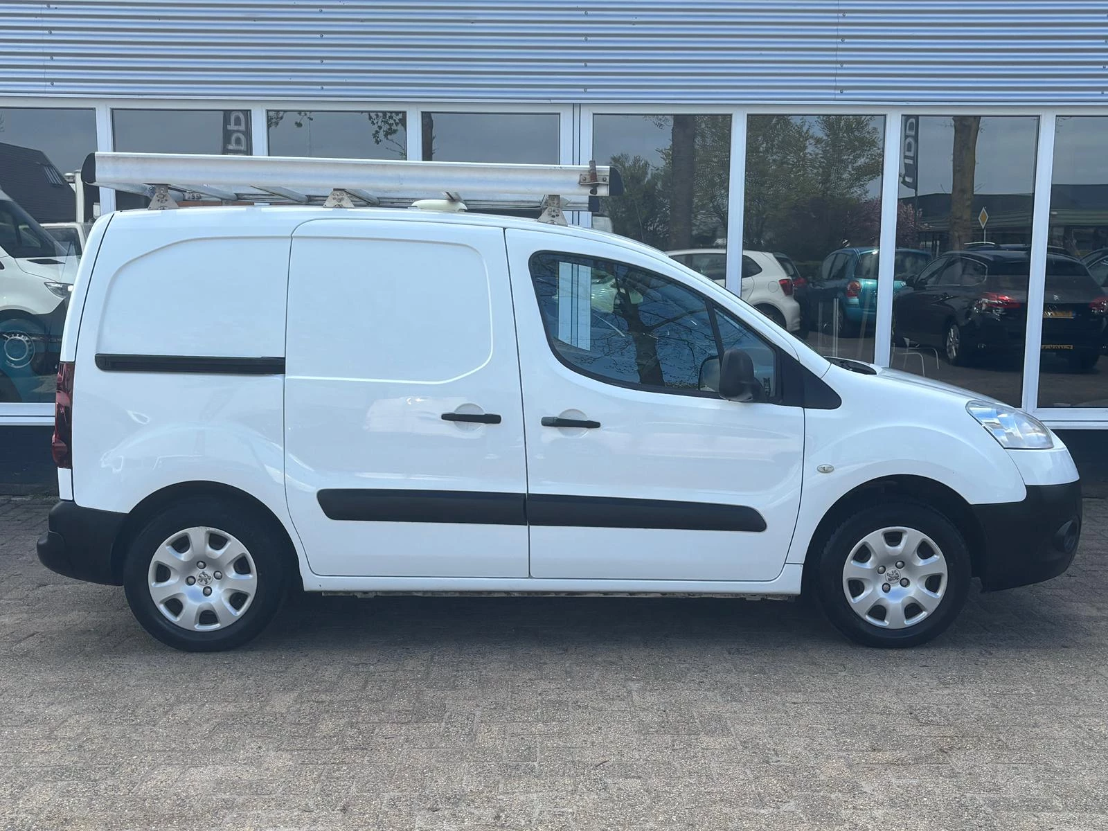 Hoofdafbeelding Peugeot Partner