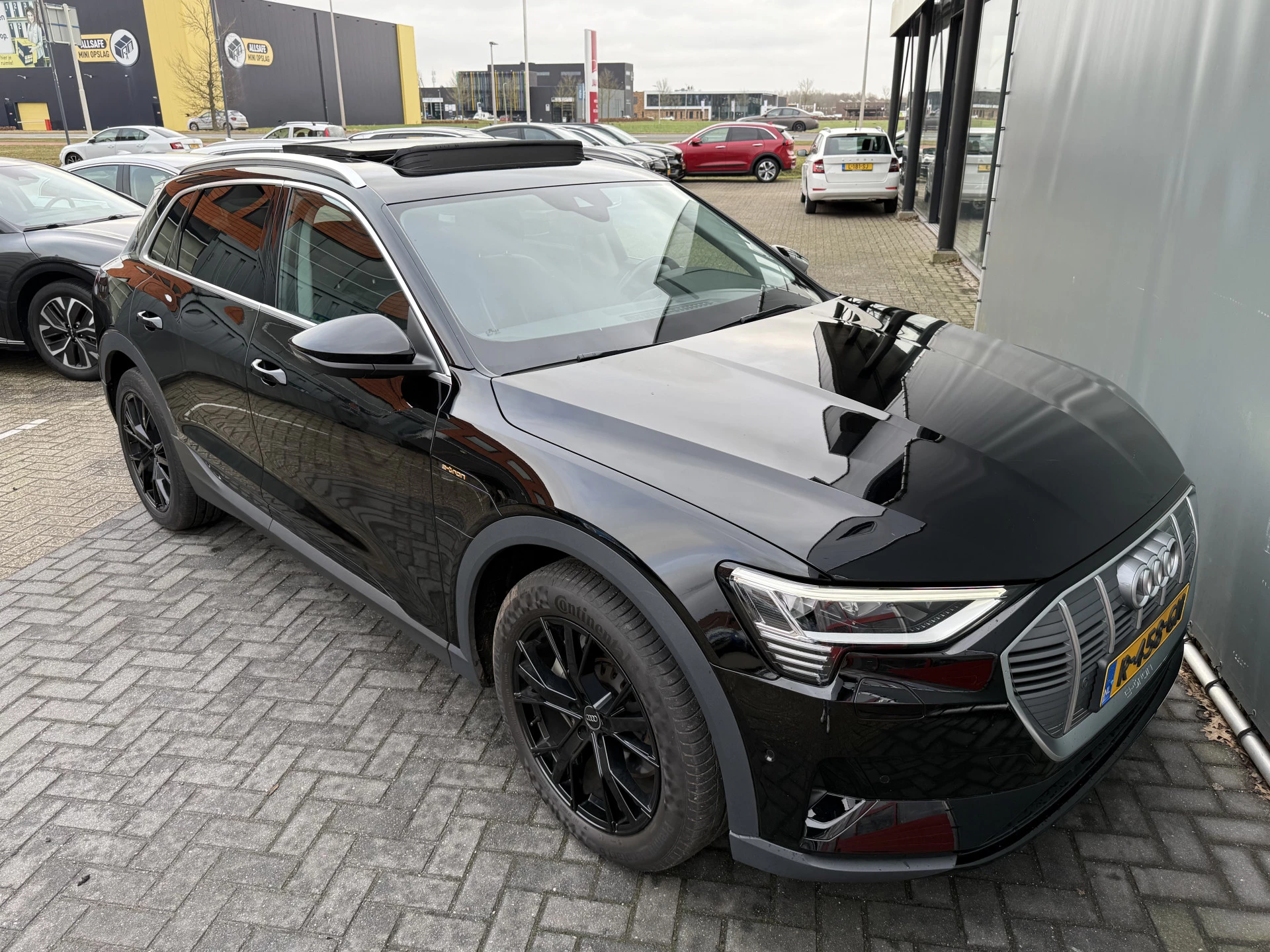 Hoofdafbeelding Audi e-tron