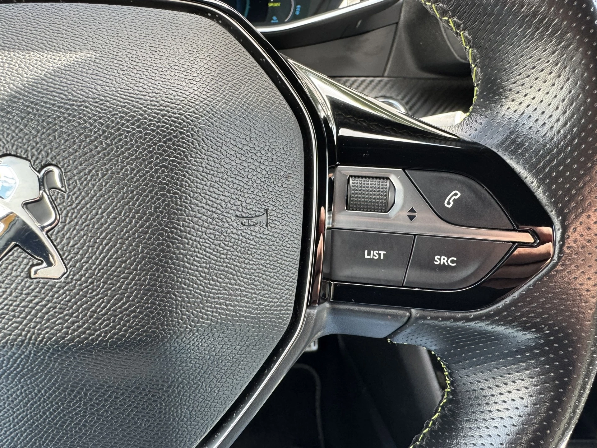 Hoofdafbeelding Peugeot e-208