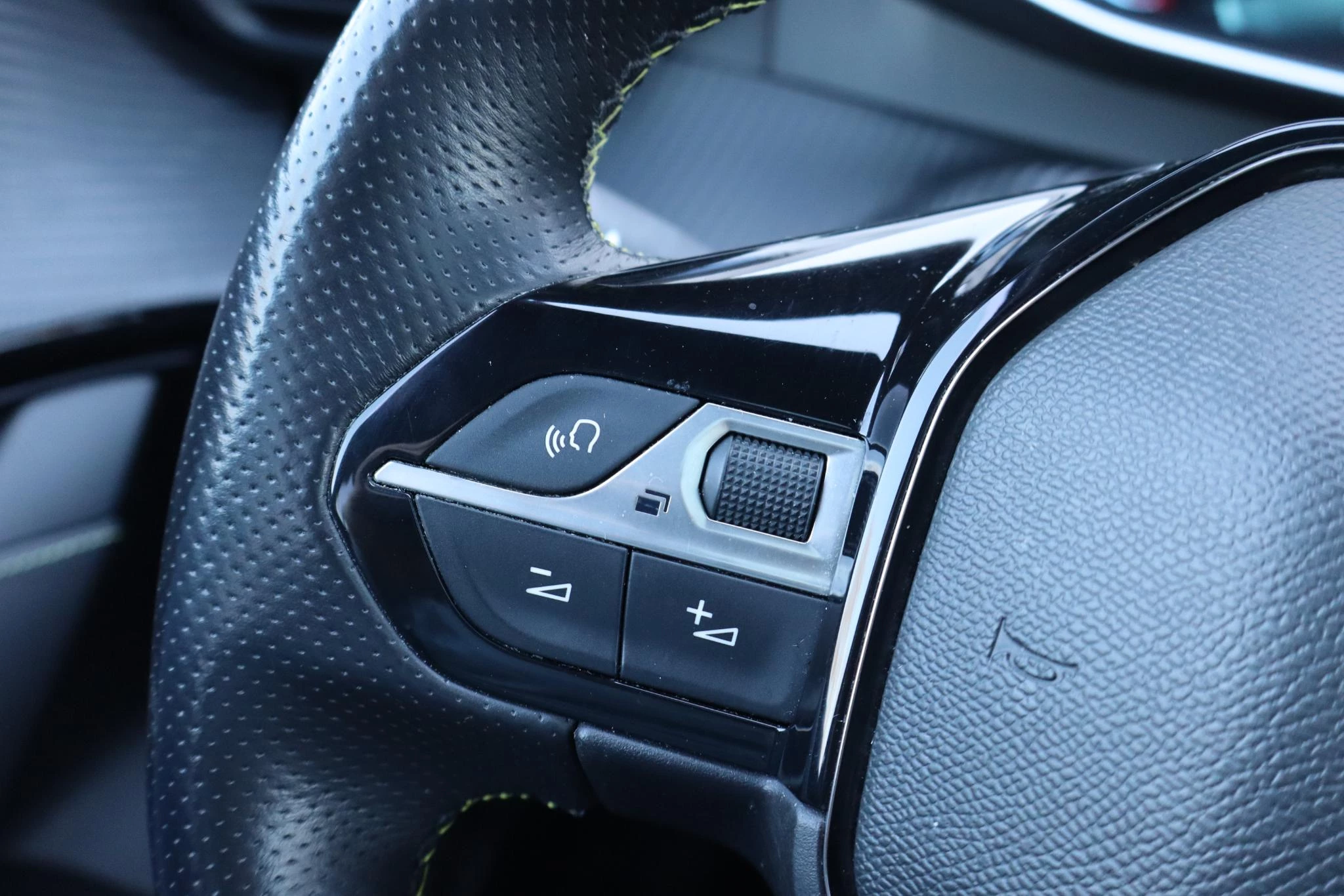 Hoofdafbeelding Peugeot e-208