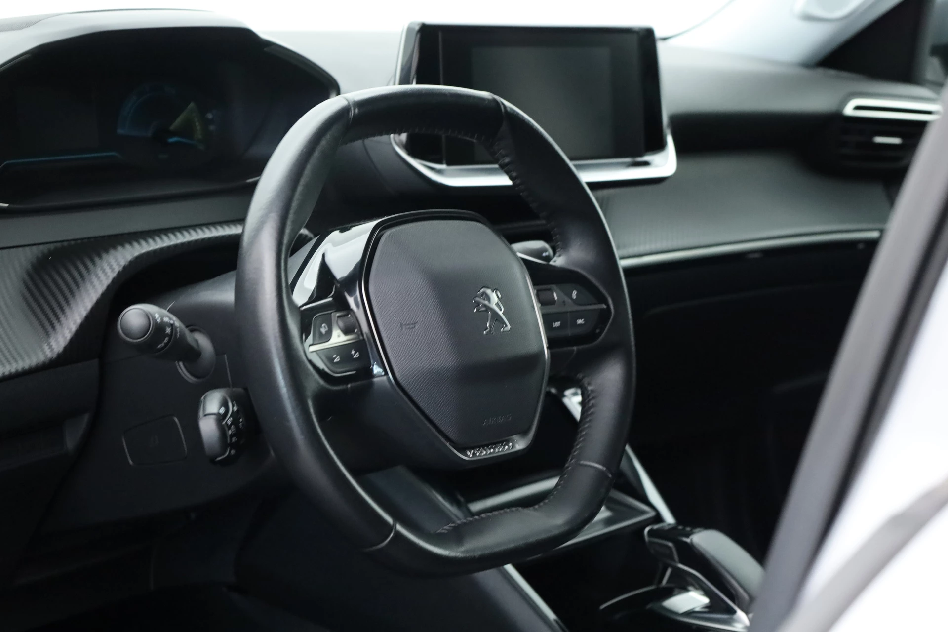 Hoofdafbeelding Peugeot e-2008