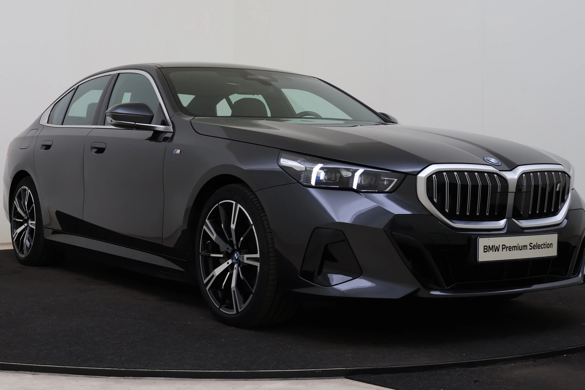 Hoofdafbeelding BMW i5