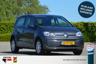 Volkswagen Up! 1.0 65 pk Executive pdc/cruise control/camera 5836 km!