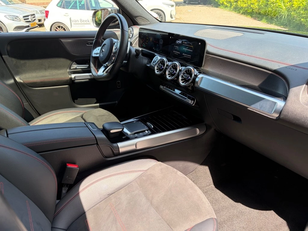 Hoofdafbeelding Mercedes-Benz EQB