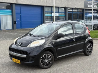 Hoofdafbeelding Peugeot 107 Peugeot 107 2010 1.0-12V 5-DRS Trekhaak Radio/CD/Aux Lage KM