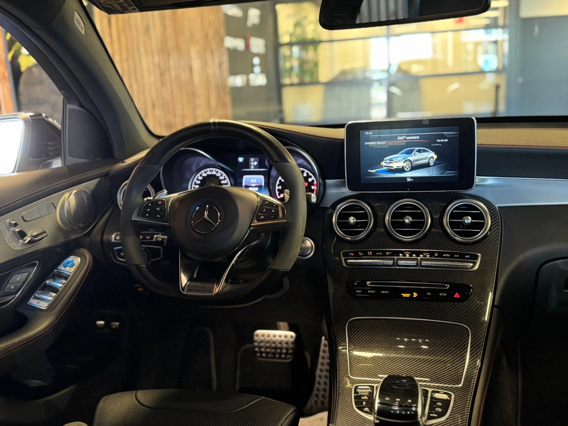 Hoofdafbeelding Mercedes-Benz GLC