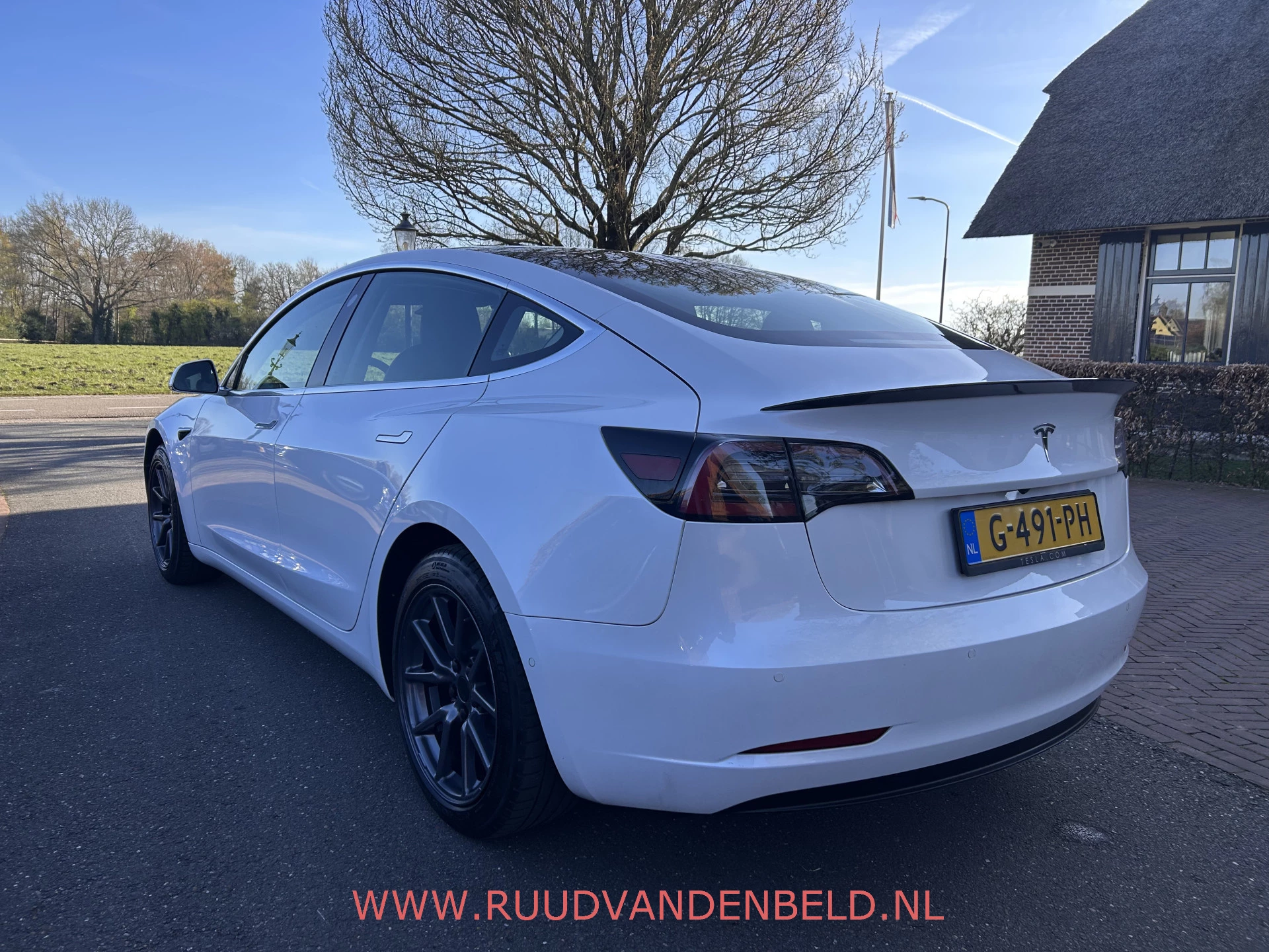 Hoofdafbeelding Tesla Model 3