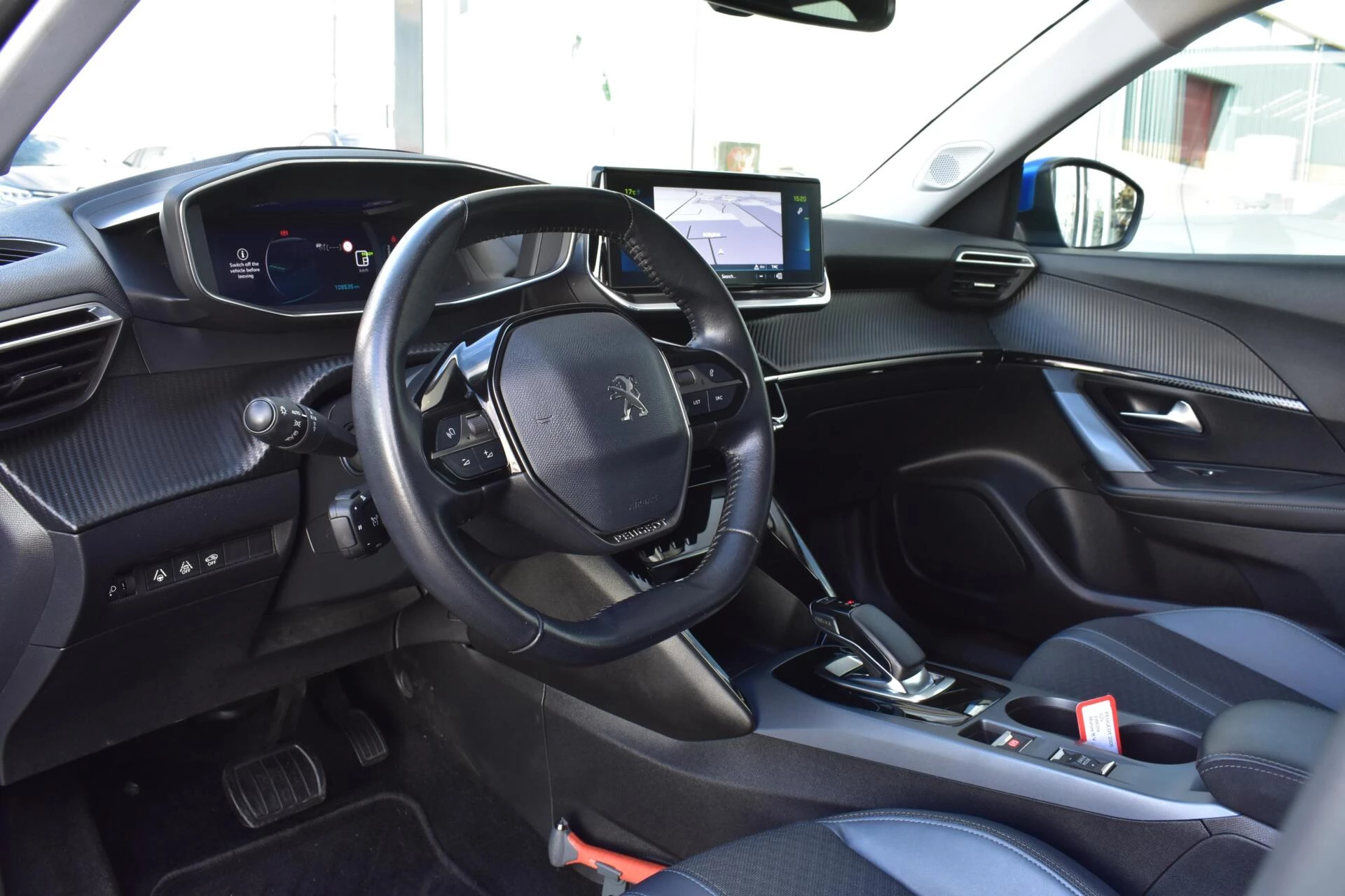 Hoofdafbeelding Peugeot e-2008