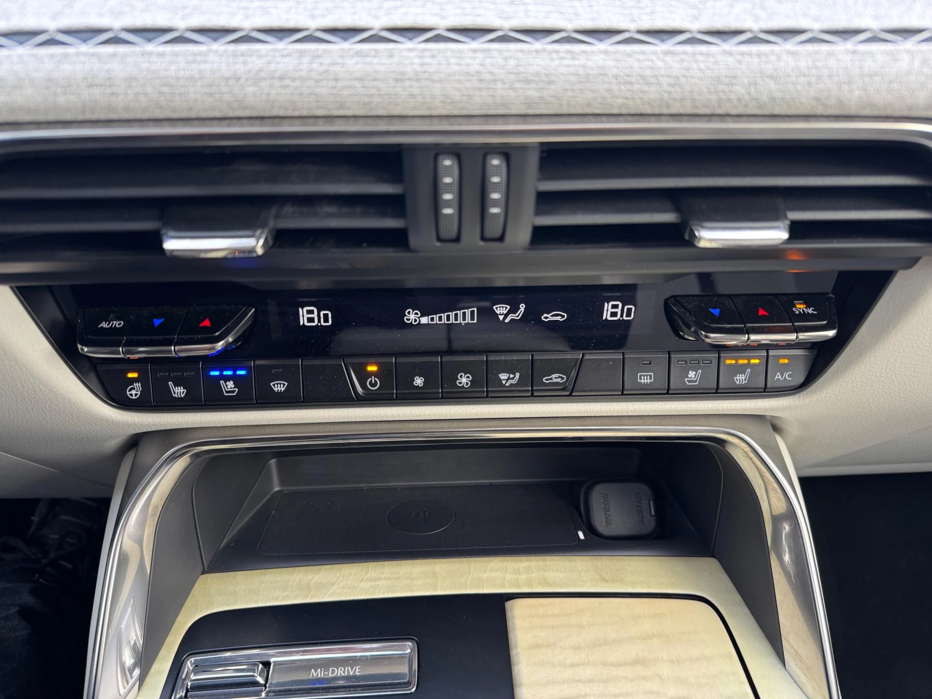 Hoofdafbeelding Mazda CX-60