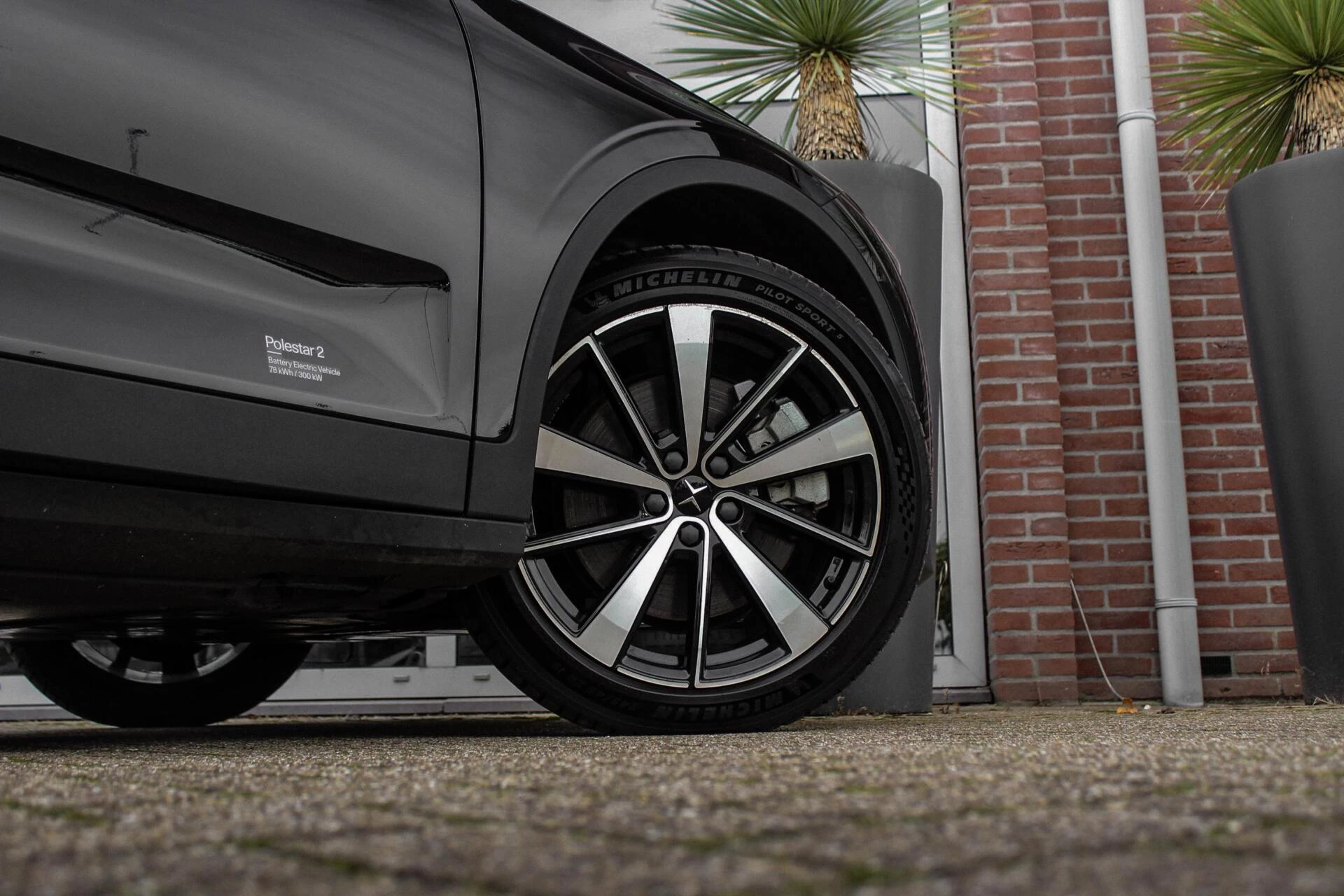 Hoofdafbeelding Polestar 2