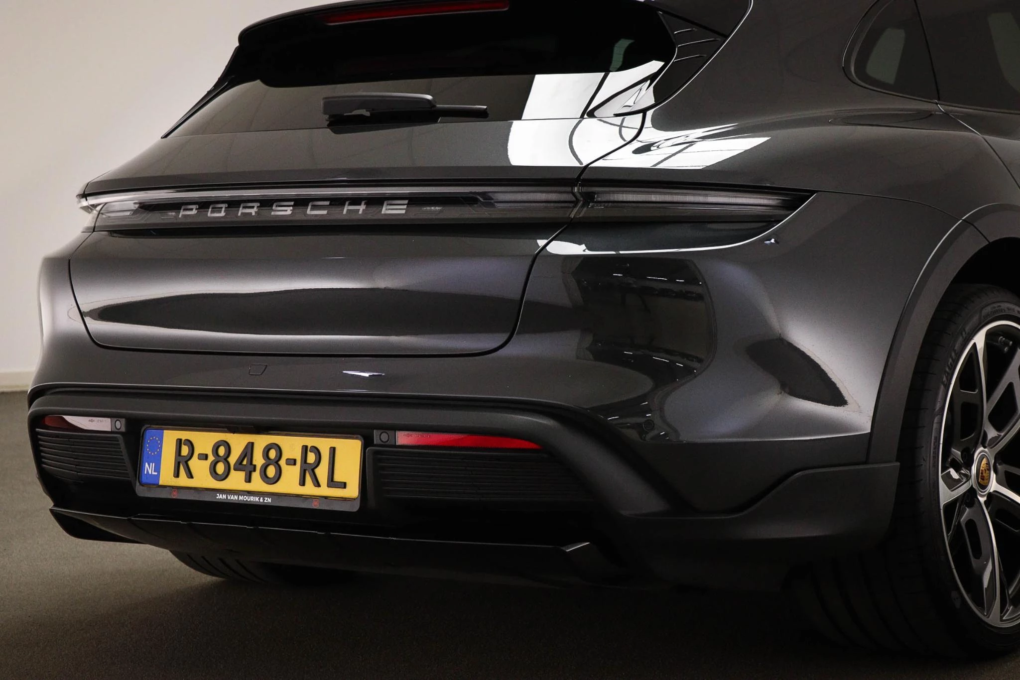 Hoofdafbeelding Porsche Taycan