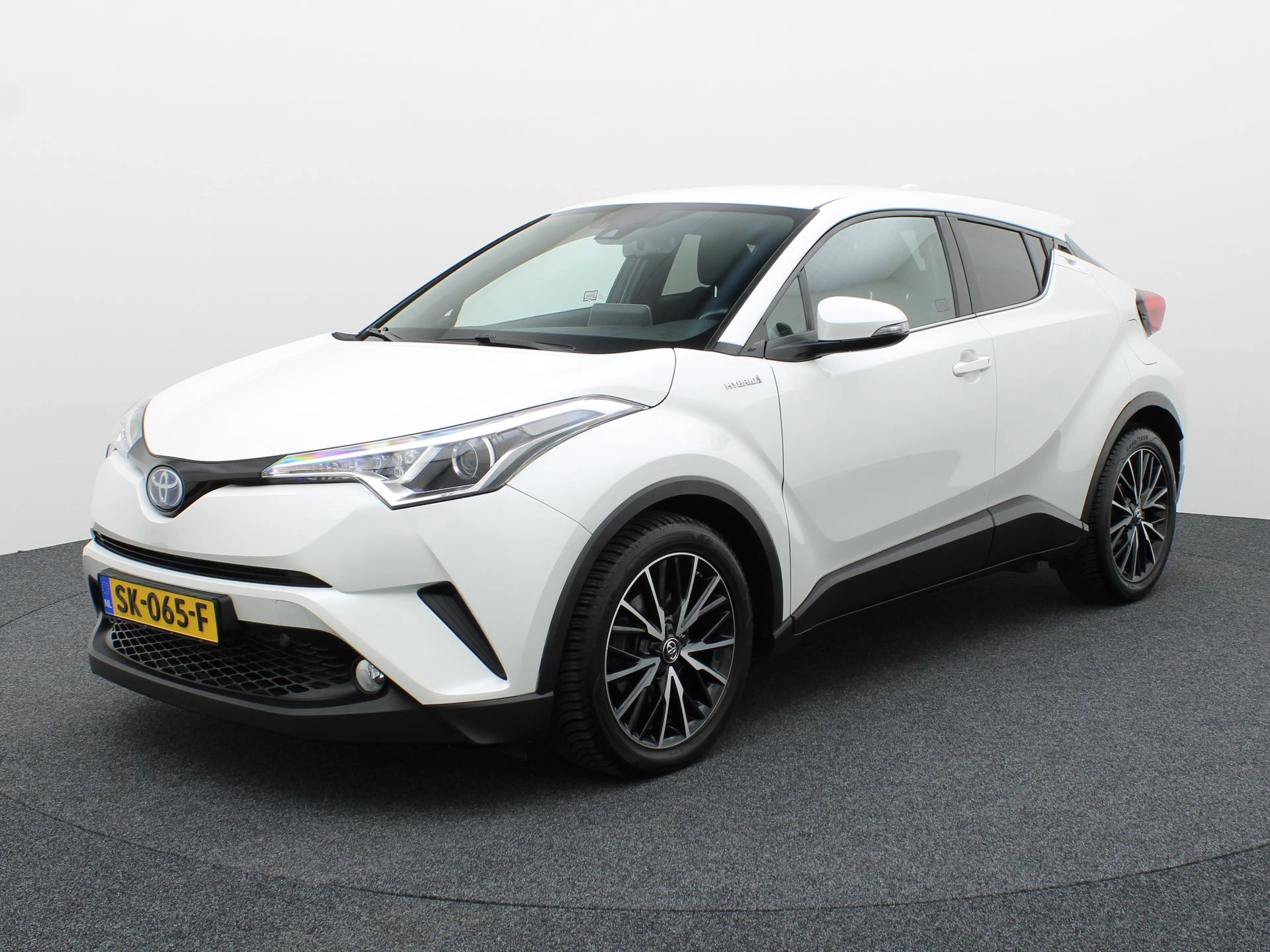 Hoofdafbeelding Toyota C-HR