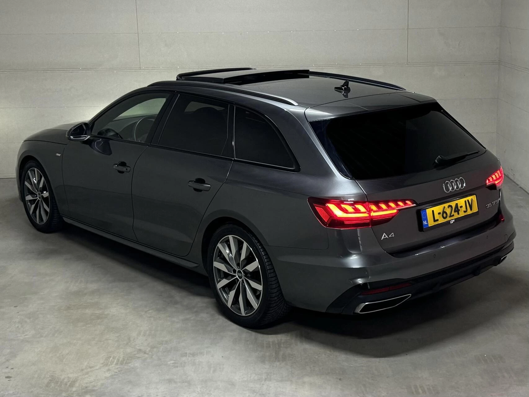 Hoofdafbeelding Audi A4