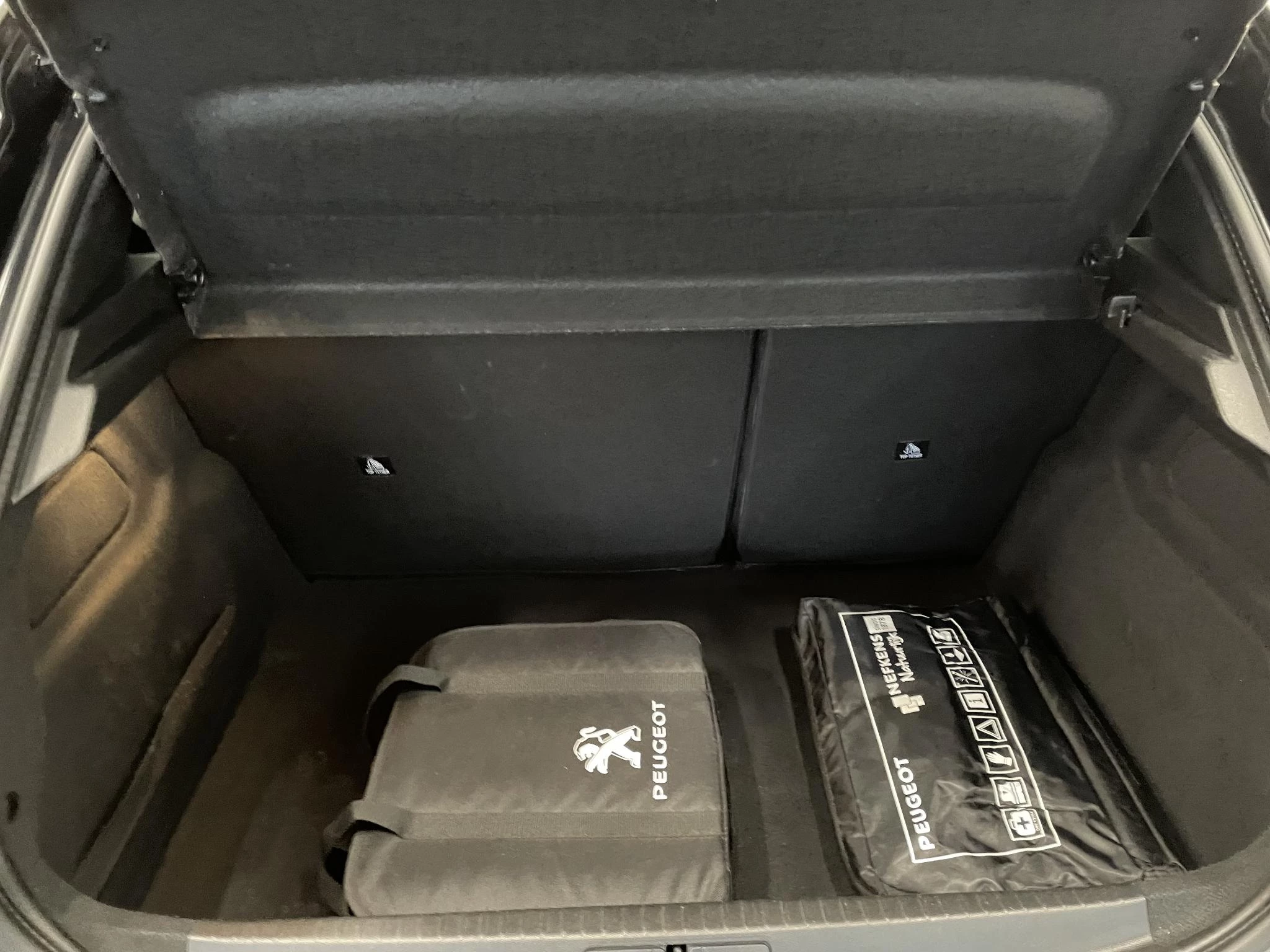 Hoofdafbeelding Peugeot e-208