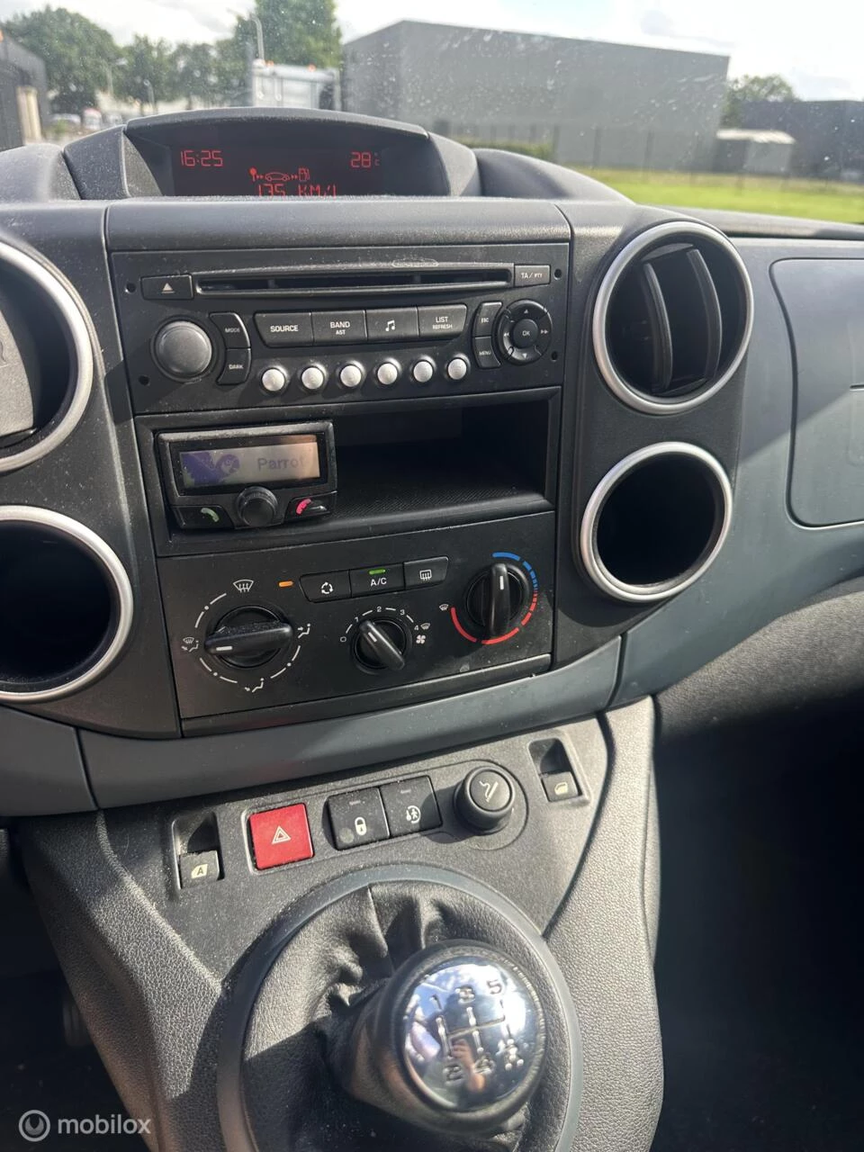 Hoofdafbeelding Peugeot Partner