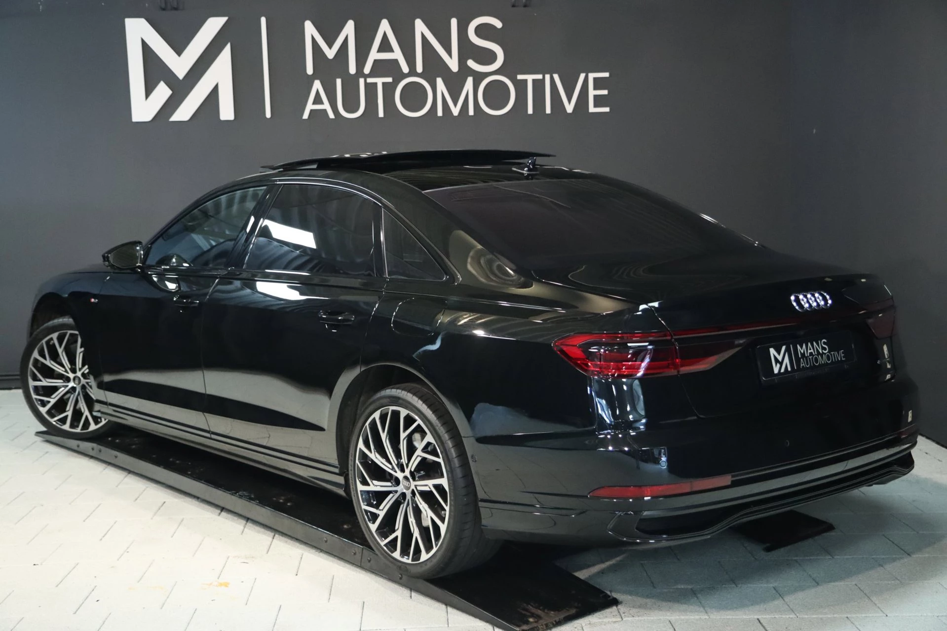 Hoofdafbeelding Audi A8