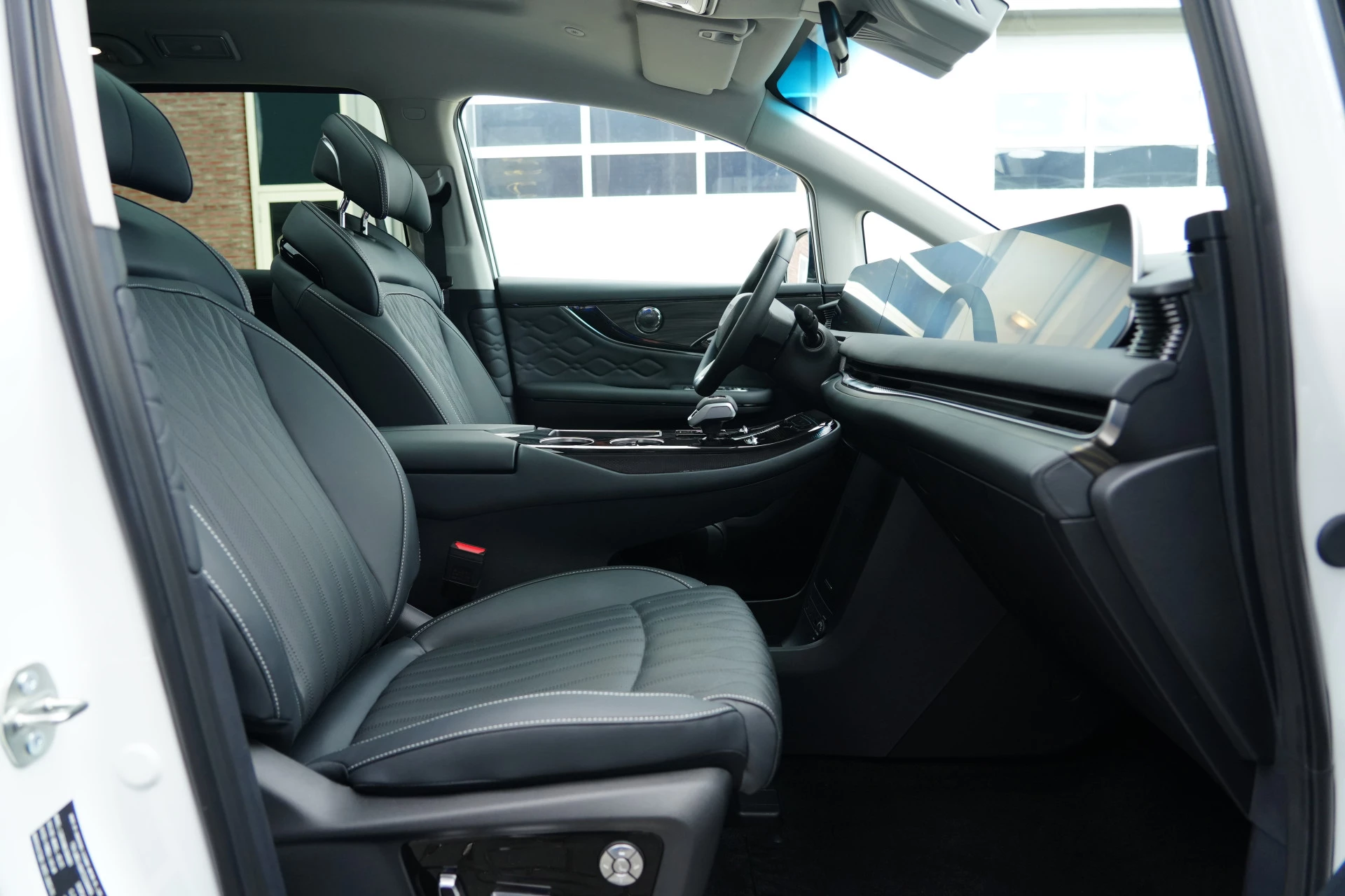 Hoofdafbeelding DFSK Forthing 9