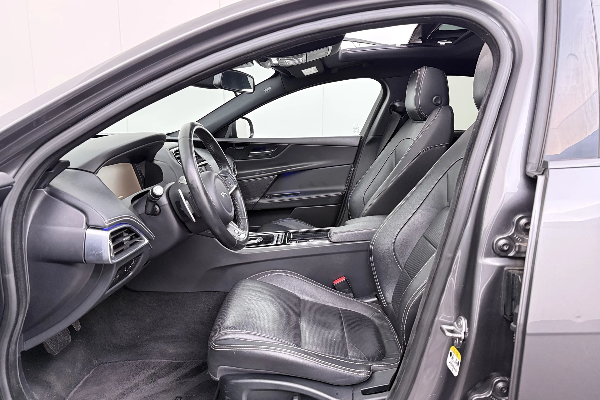 Hoofdafbeelding Jaguar XE