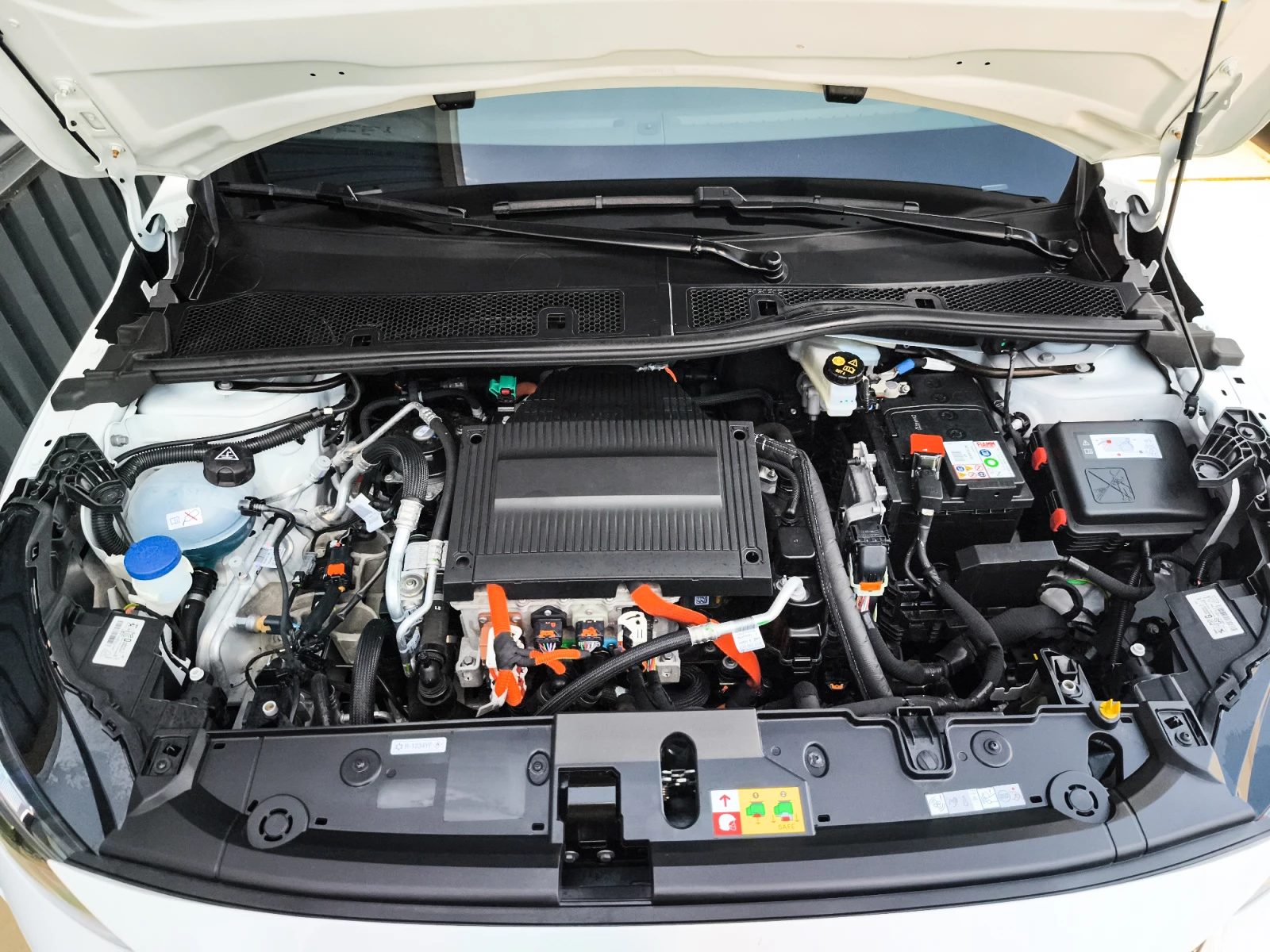 Hoofdafbeelding Peugeot e-208