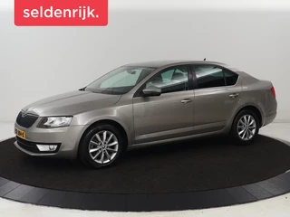 Skoda Octavia 1.0 TSI Ambition | 1e eigenaar | Stoelverwarming |  Trekhaak | Verwarmde voorruit | DAB | Navigatie | Parkeerhulp | Climate control | Cruise control | Getint glas