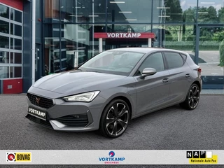 Hoofdafbeelding CUPRA Leon CUPRA Leon 1.4 TSI DSG E-HYBRID NAVI/ACC/STOEL-STUURVERW/PDC/CARPLAY