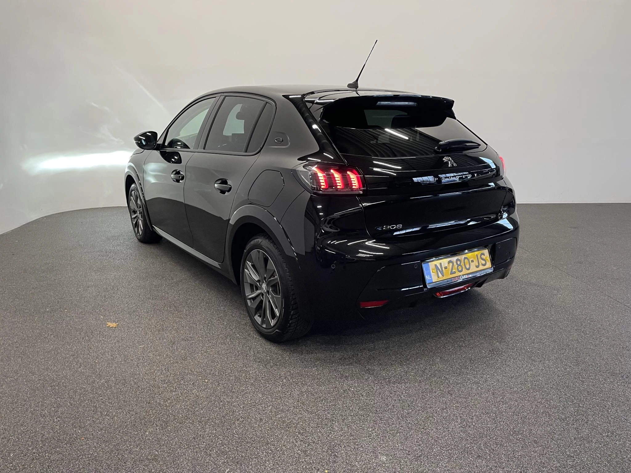 Hoofdafbeelding Peugeot e-208