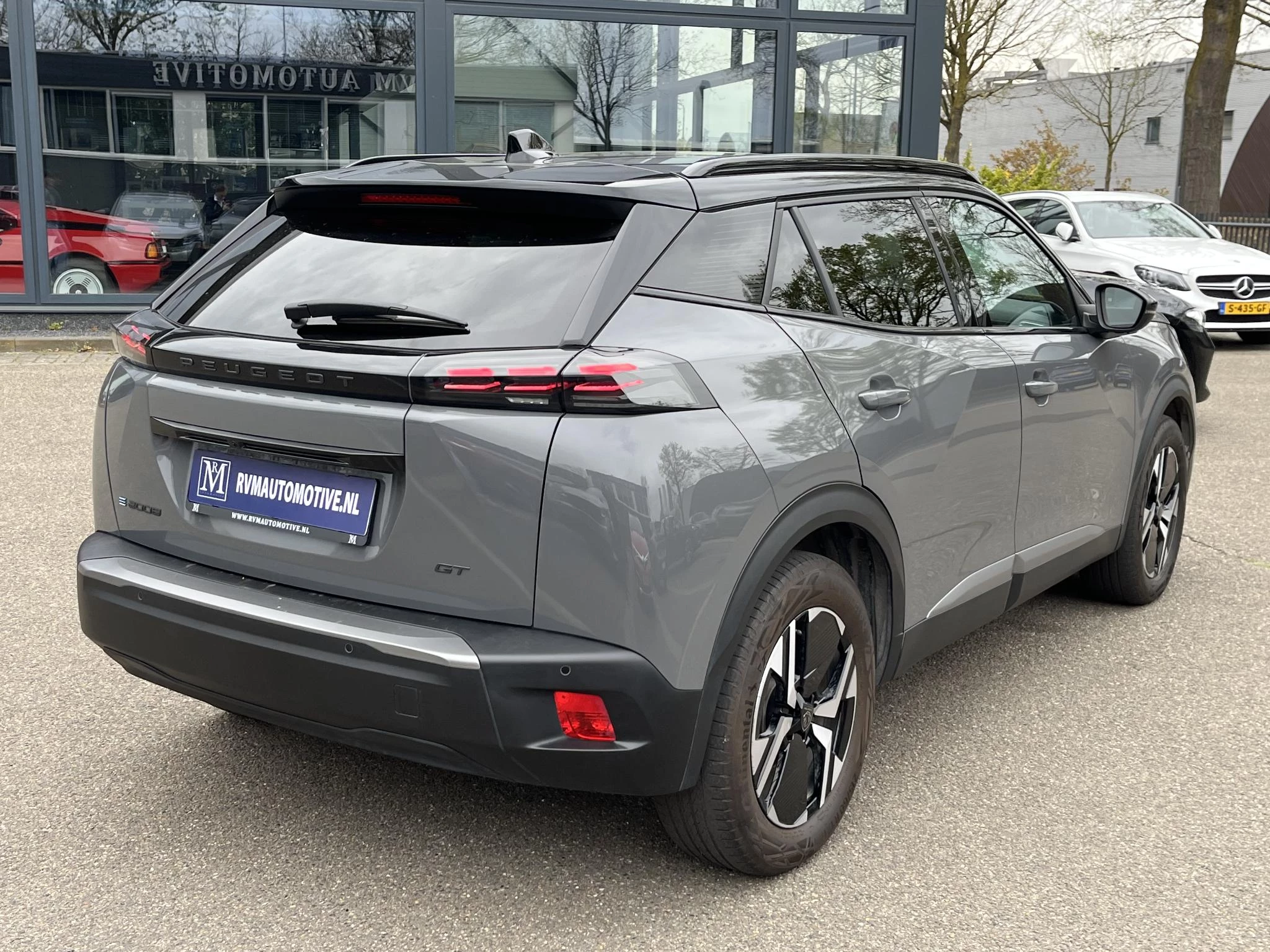 Hoofdafbeelding Peugeot e-2008