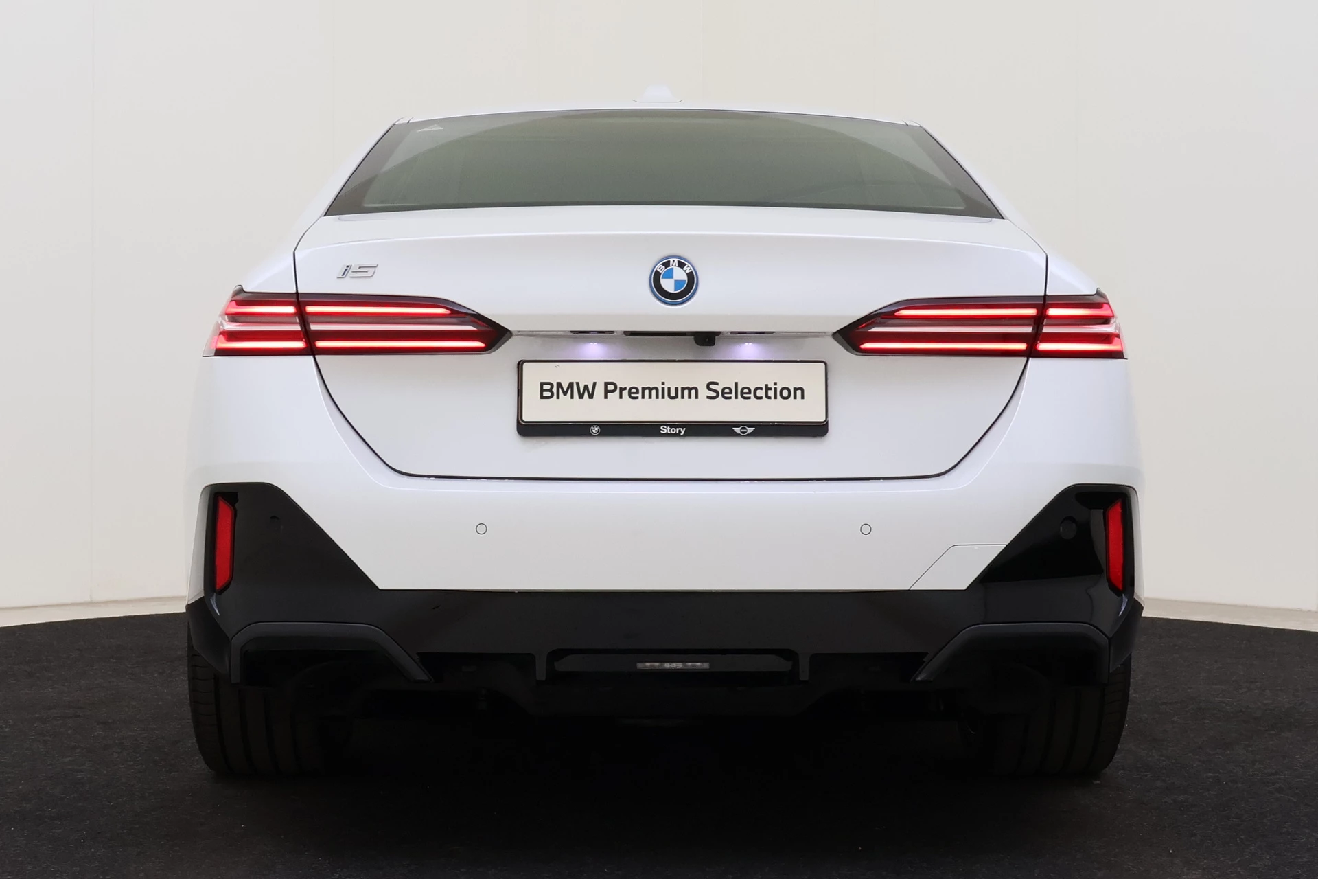 Hoofdafbeelding BMW i5