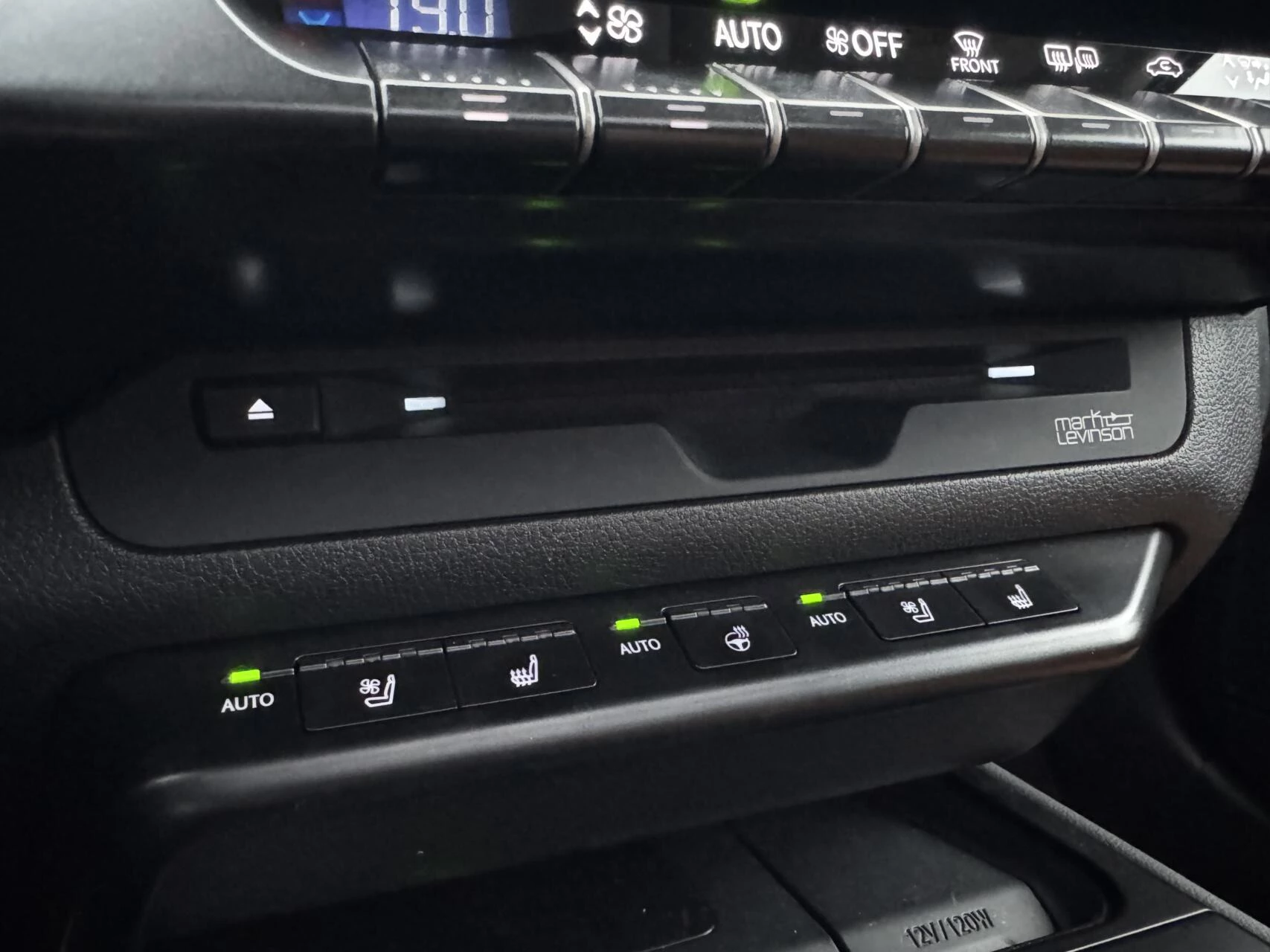 Hoofdafbeelding Lexus UX