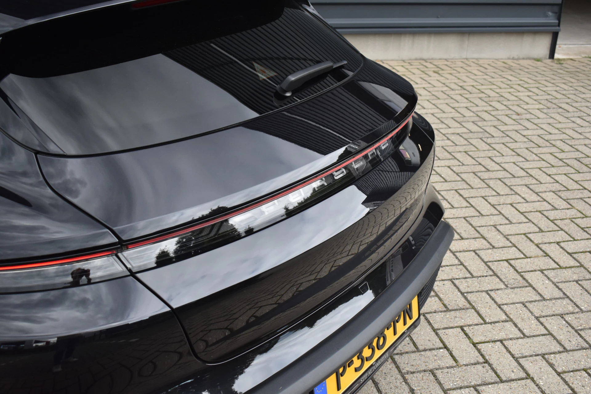 Hoofdafbeelding Porsche Taycan