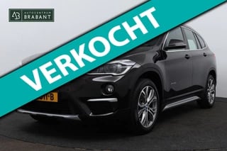 BMW X1 XDrive20i xLine Automaat (PANORAMADAK, HEAD-UP, STOELVERWARMING, GROOT-NAVIGATIE, GOED ONDERHOUDEN)