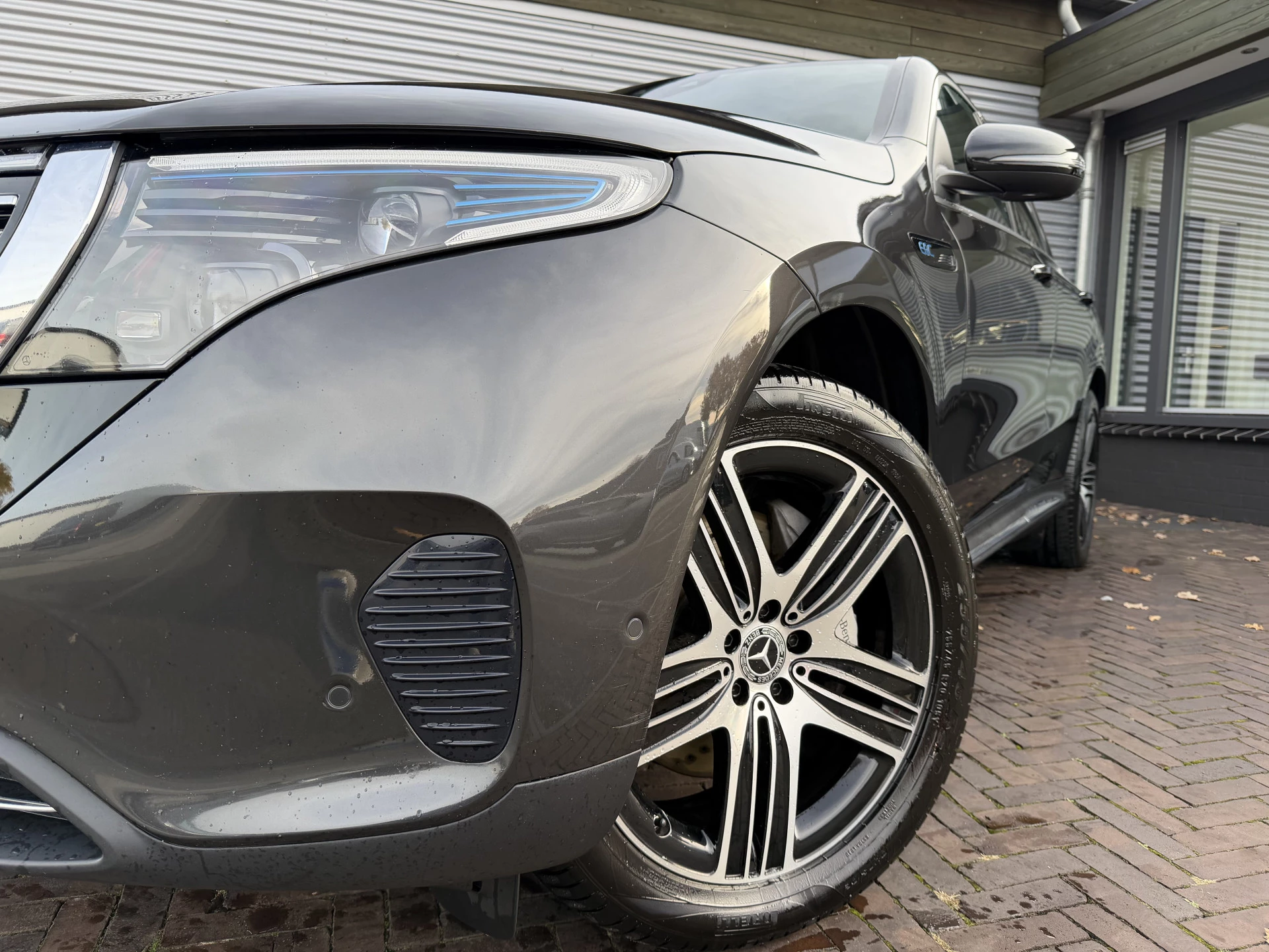 Hoofdafbeelding Mercedes-Benz EQC