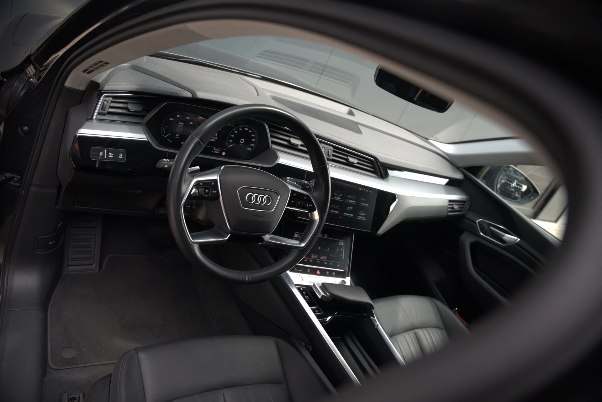 Hoofdafbeelding Audi e-tron