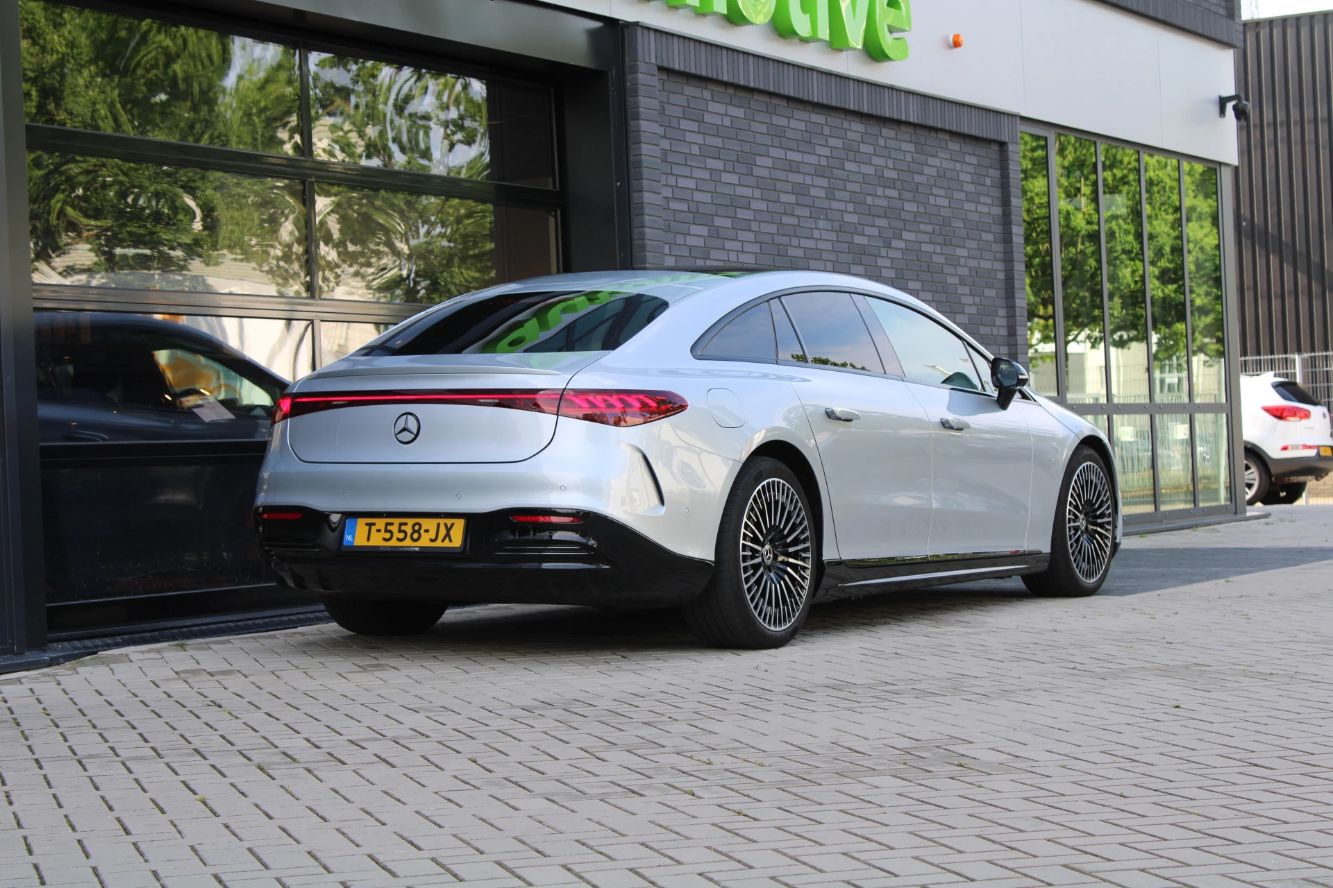 Hoofdafbeelding Mercedes-Benz EQS