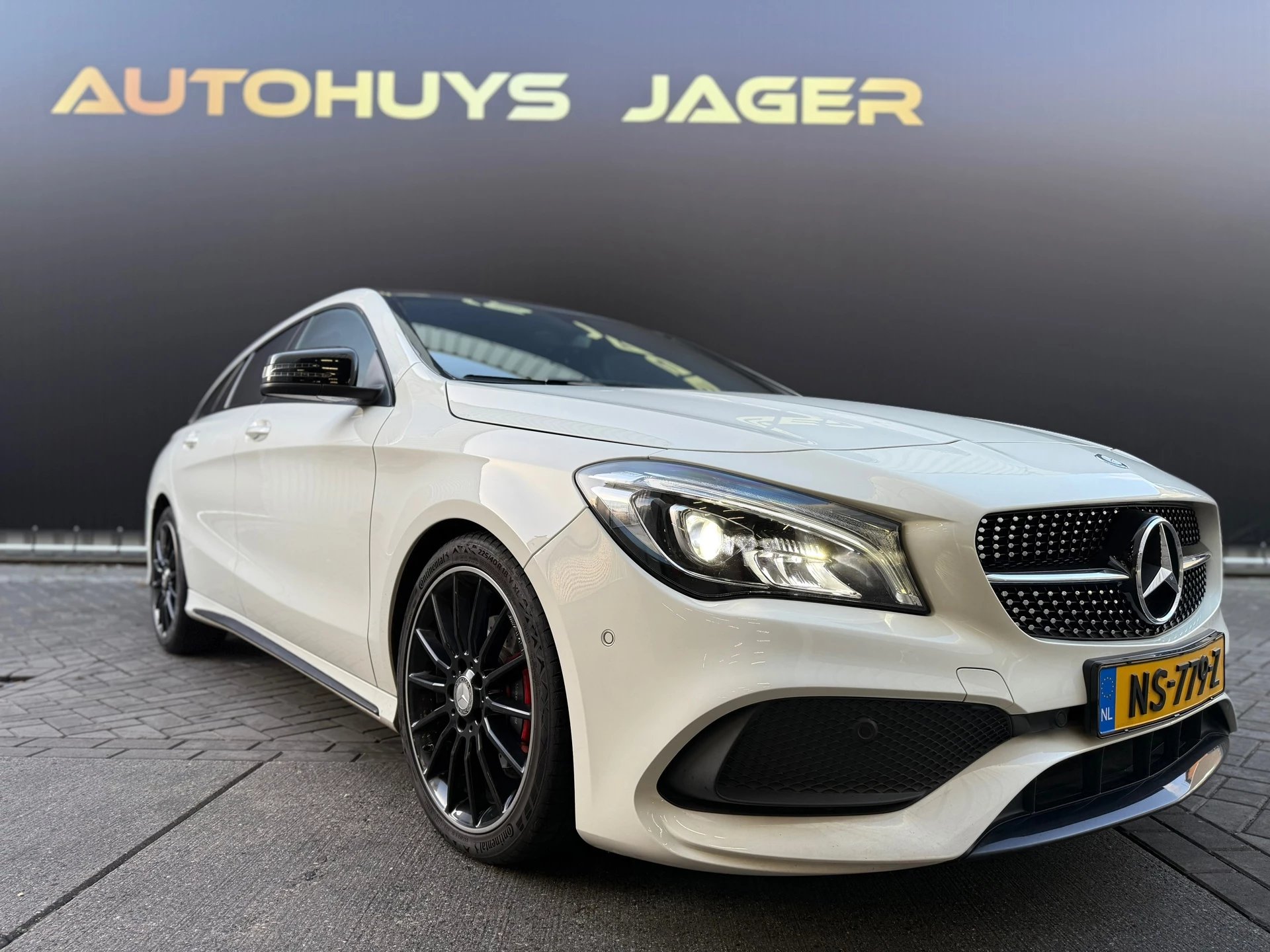 Hoofdafbeelding Mercedes-Benz CLA