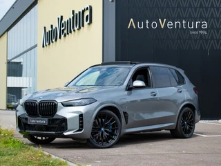 Hoofdafbeelding BMW X5 BMW X5 50e M-Sport Pro | Soft close | Luchtvering | Harman Kardon | Panoramadak Sky Lounge | Alcantara Hemel Bekl.