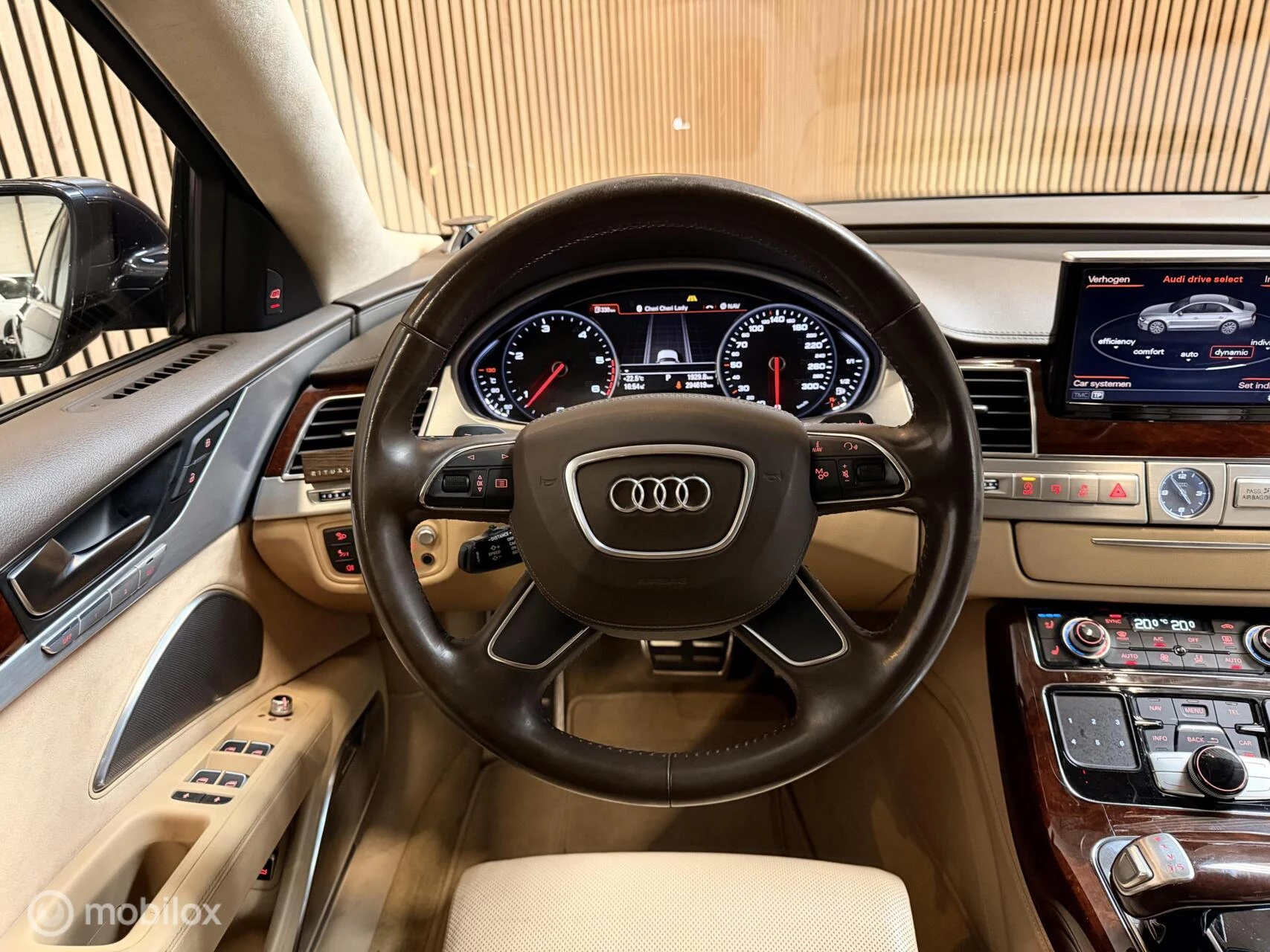 Hoofdafbeelding Audi A8