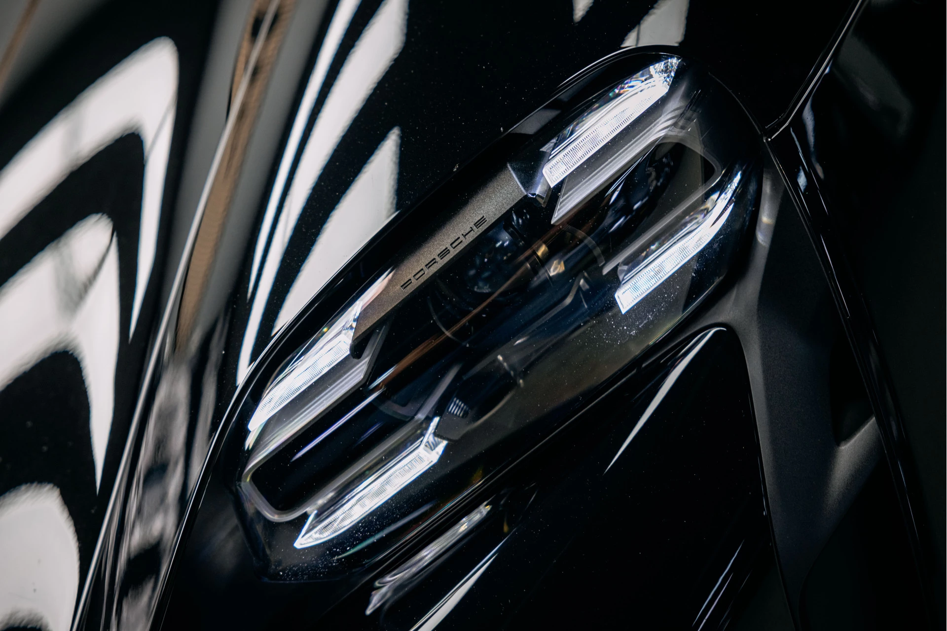 Hoofdafbeelding Porsche Taycan