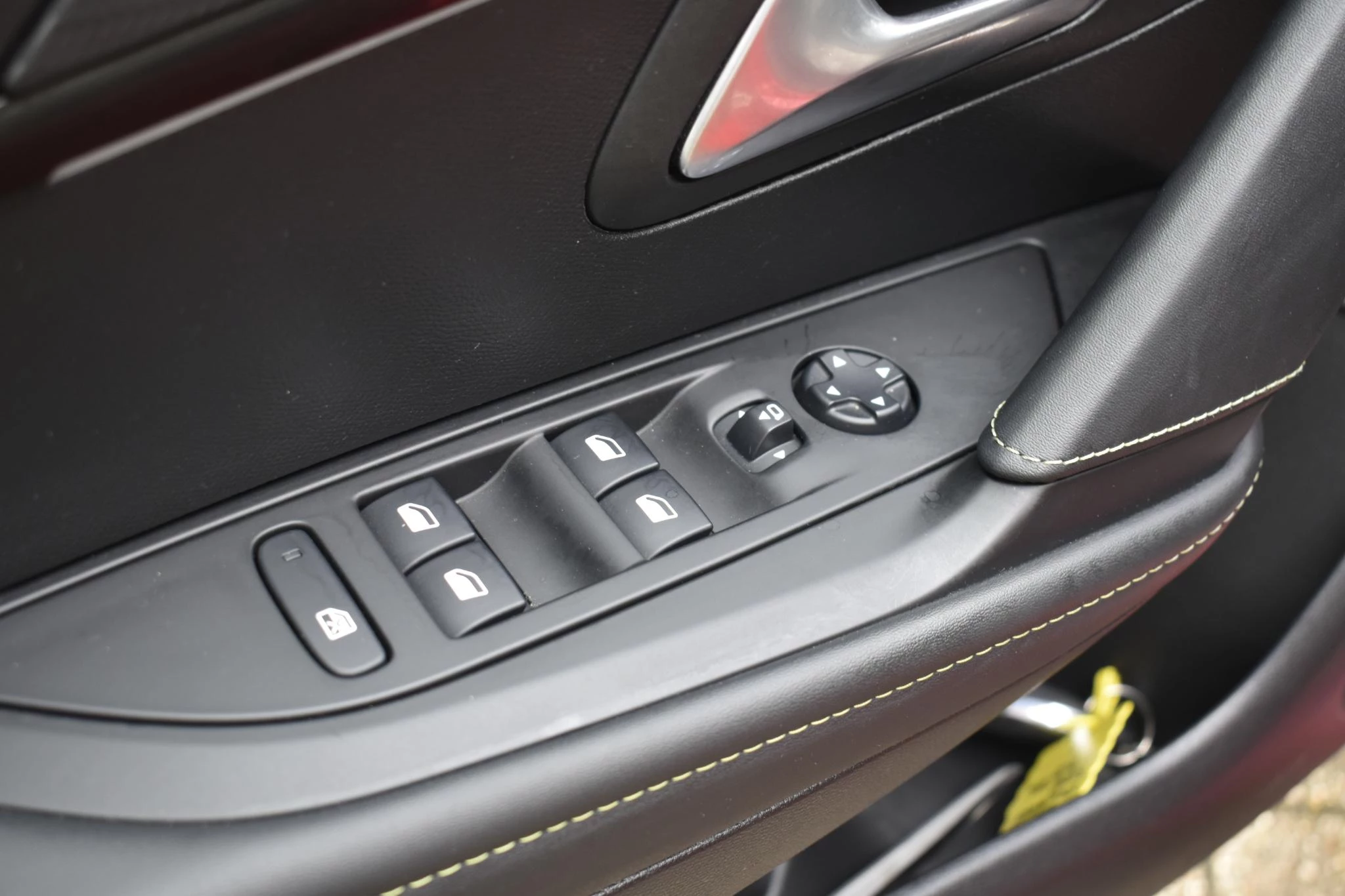Hoofdafbeelding Peugeot e-208
