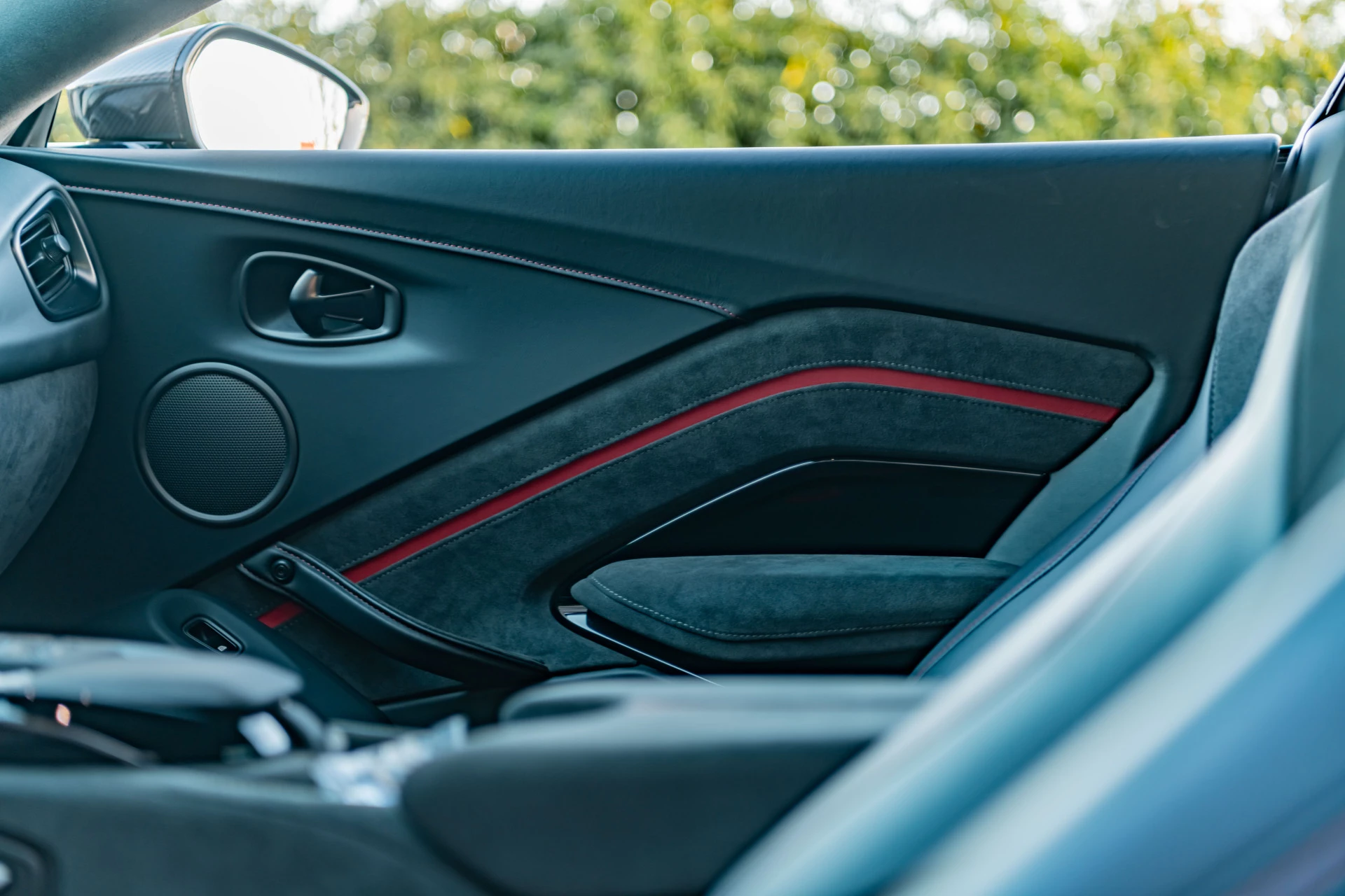 Hoofdafbeelding Aston Martin V8 Vantage