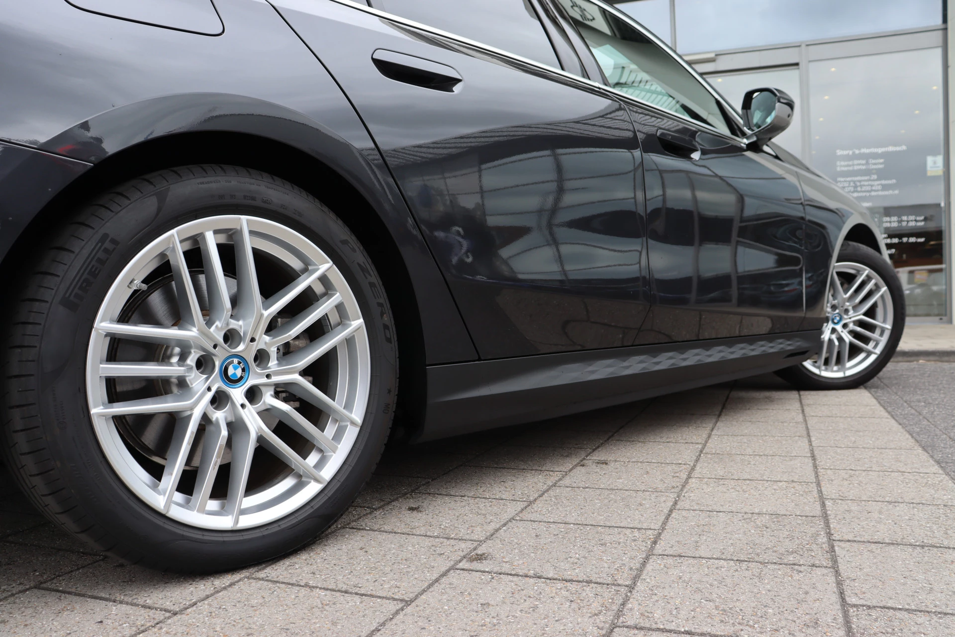 Hoofdafbeelding BMW i5