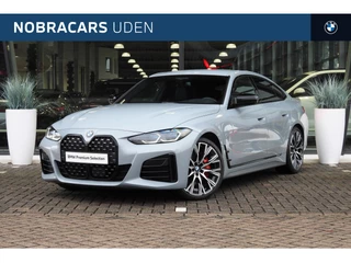 Hoofdafbeelding BMW 4 Serie BMW 4 Serie Gran Coupé M440i xDrive High Executive Automaat / Laserlight / M Adaptief onderstel / Comfort Access / Parking Assistant Plus / Head-Up / Live Cockpit Professional