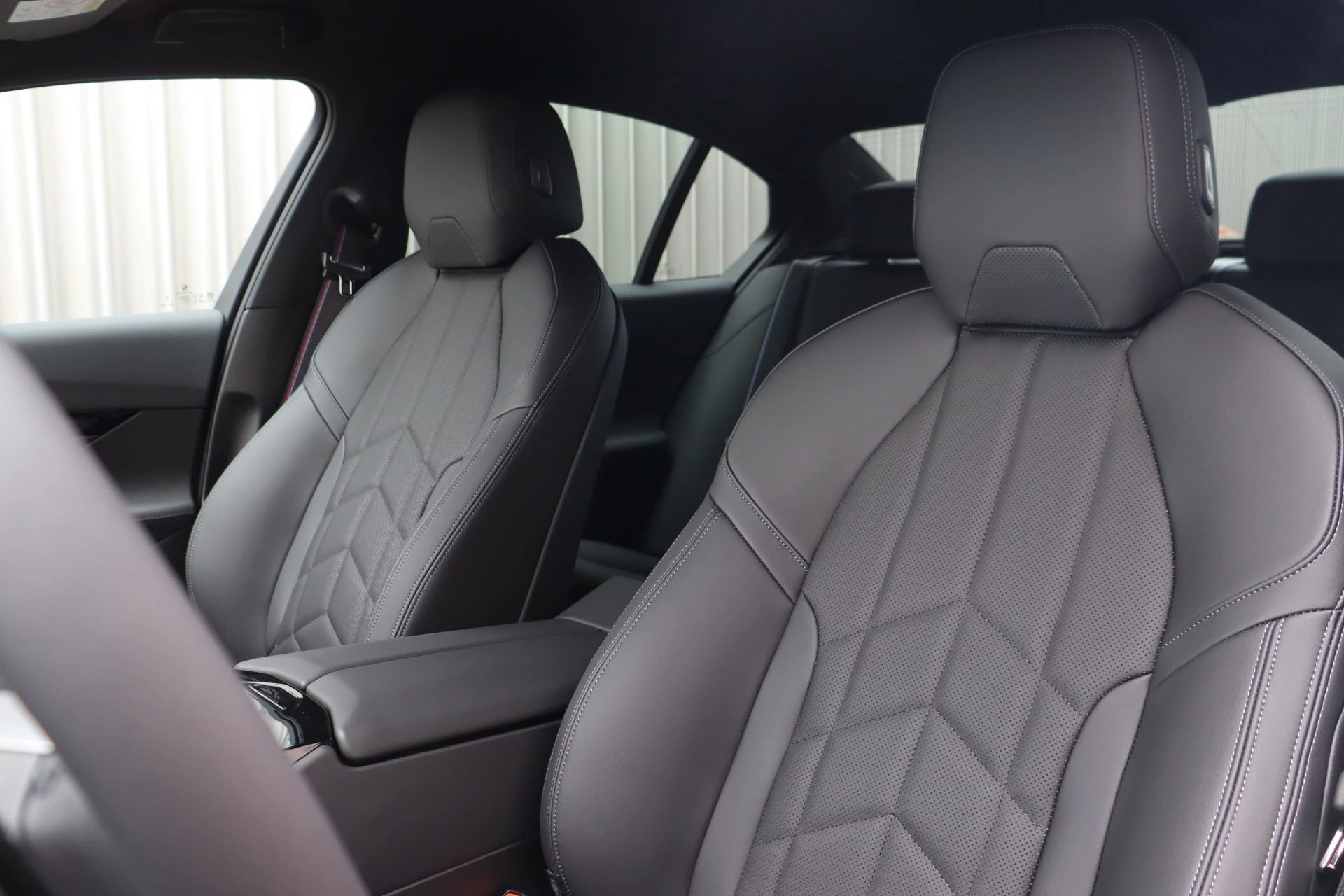 Hoofdafbeelding BMW i5